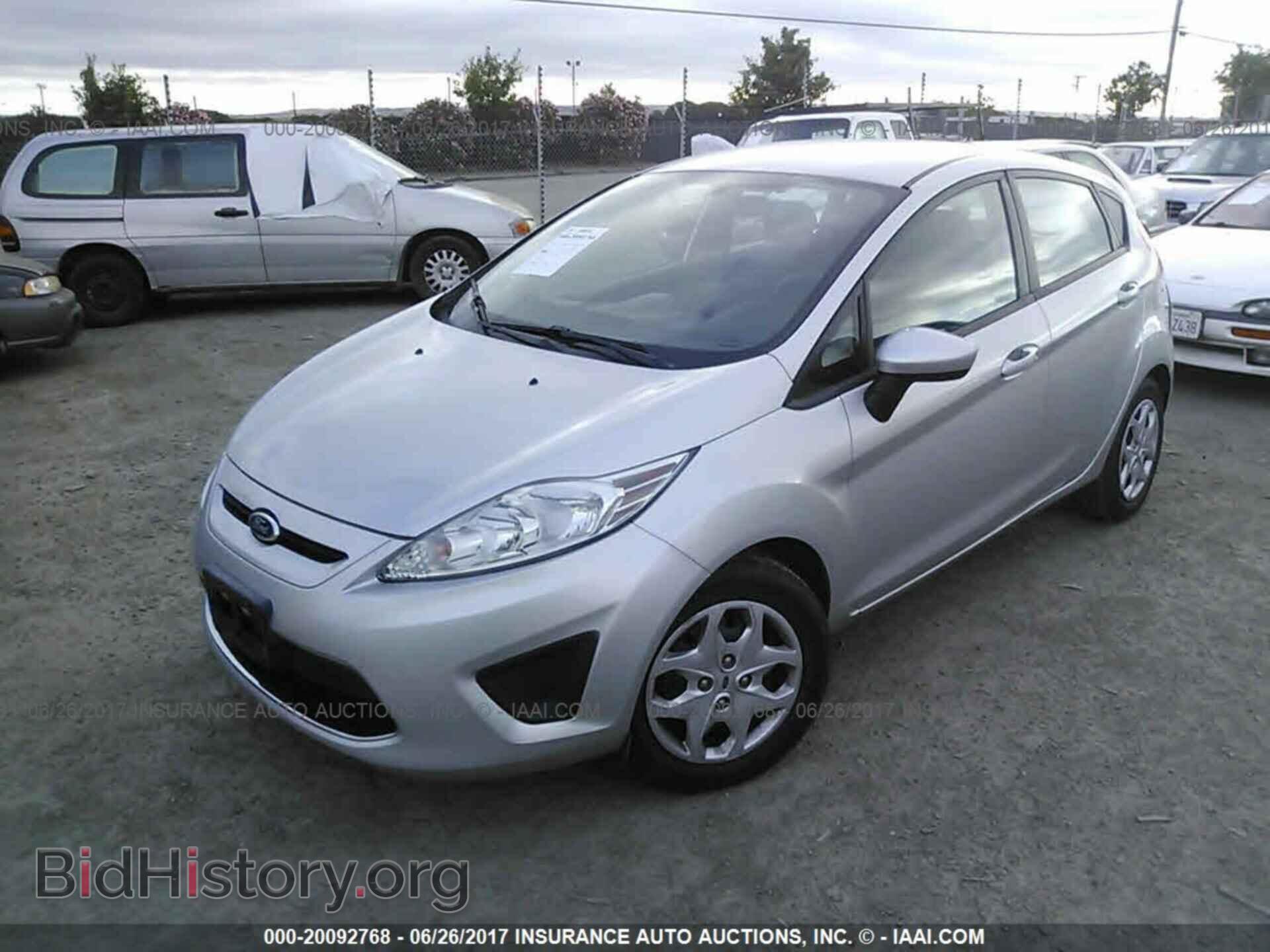 2011 Ford Fiesta - VIN: 3FADP4EJ1BM177295 - Фото 2