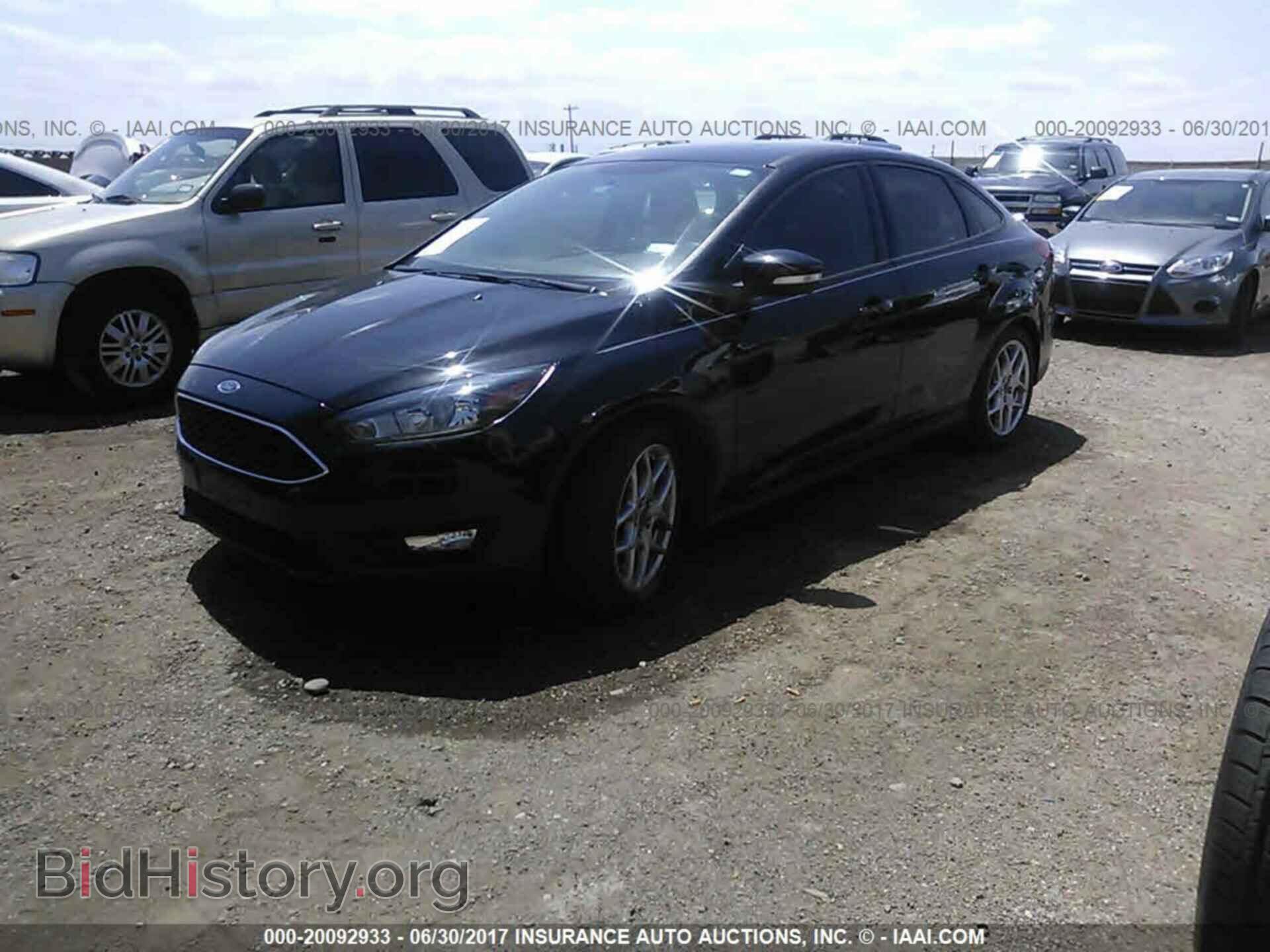 2015 Ford Focus - VIN: 1FADP3F25FL201140 - Фото 2