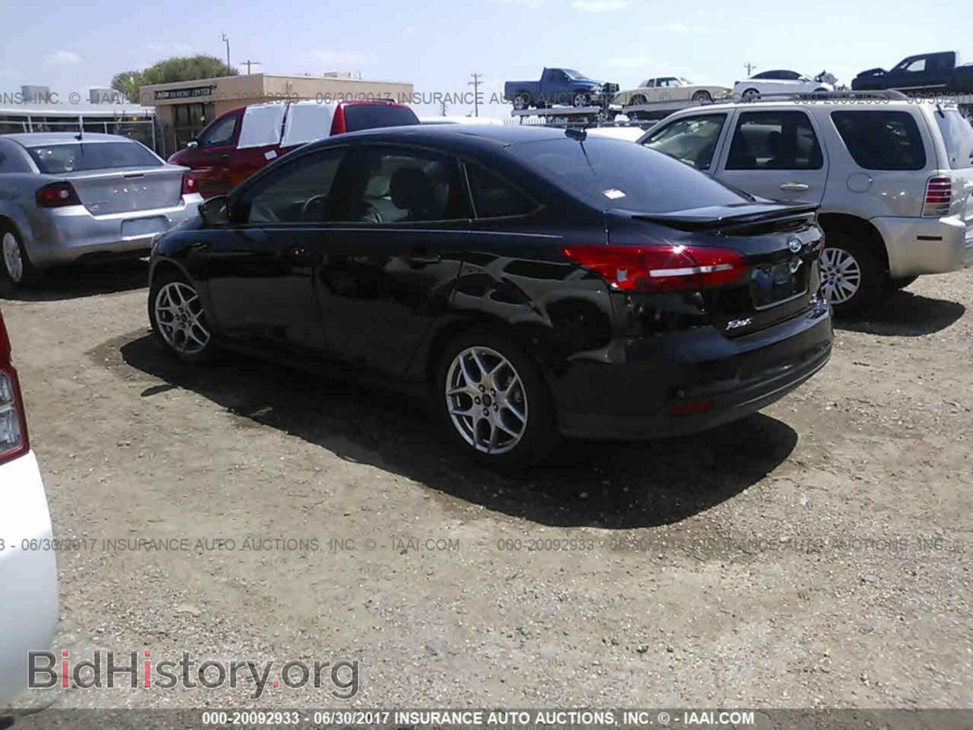 2015 Ford Focus - VIN: 1FADP3F25FL201140 - Фото 3