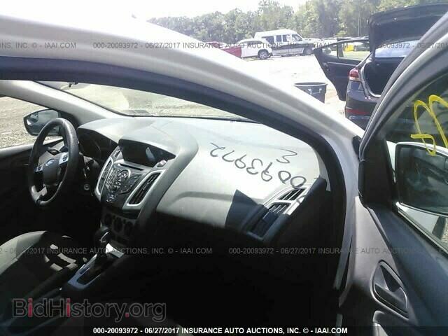 2012 Ford Focus - VIN: 1FAHP3F24CL322996 - Photo 5