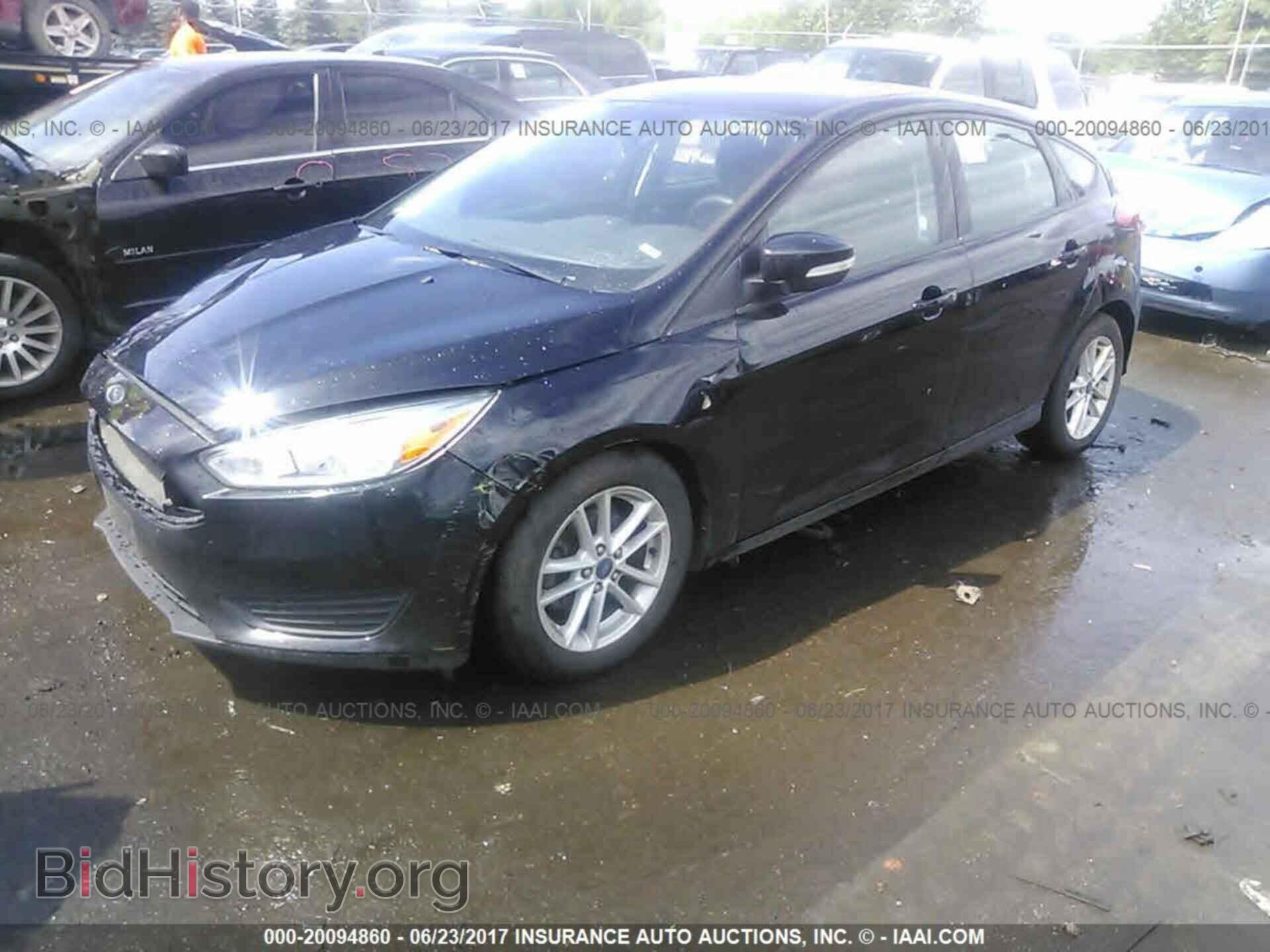 2016 Ford Focus - VIN: 1FADP3K22GL291211 - Photo 2