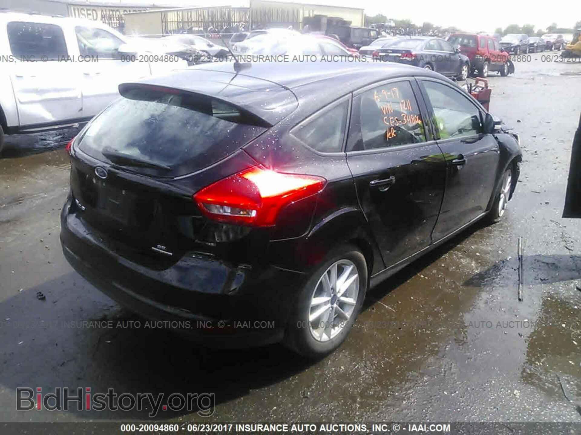 2016 Ford Focus - VIN: 1FADP3K22GL291211 - Photo 4