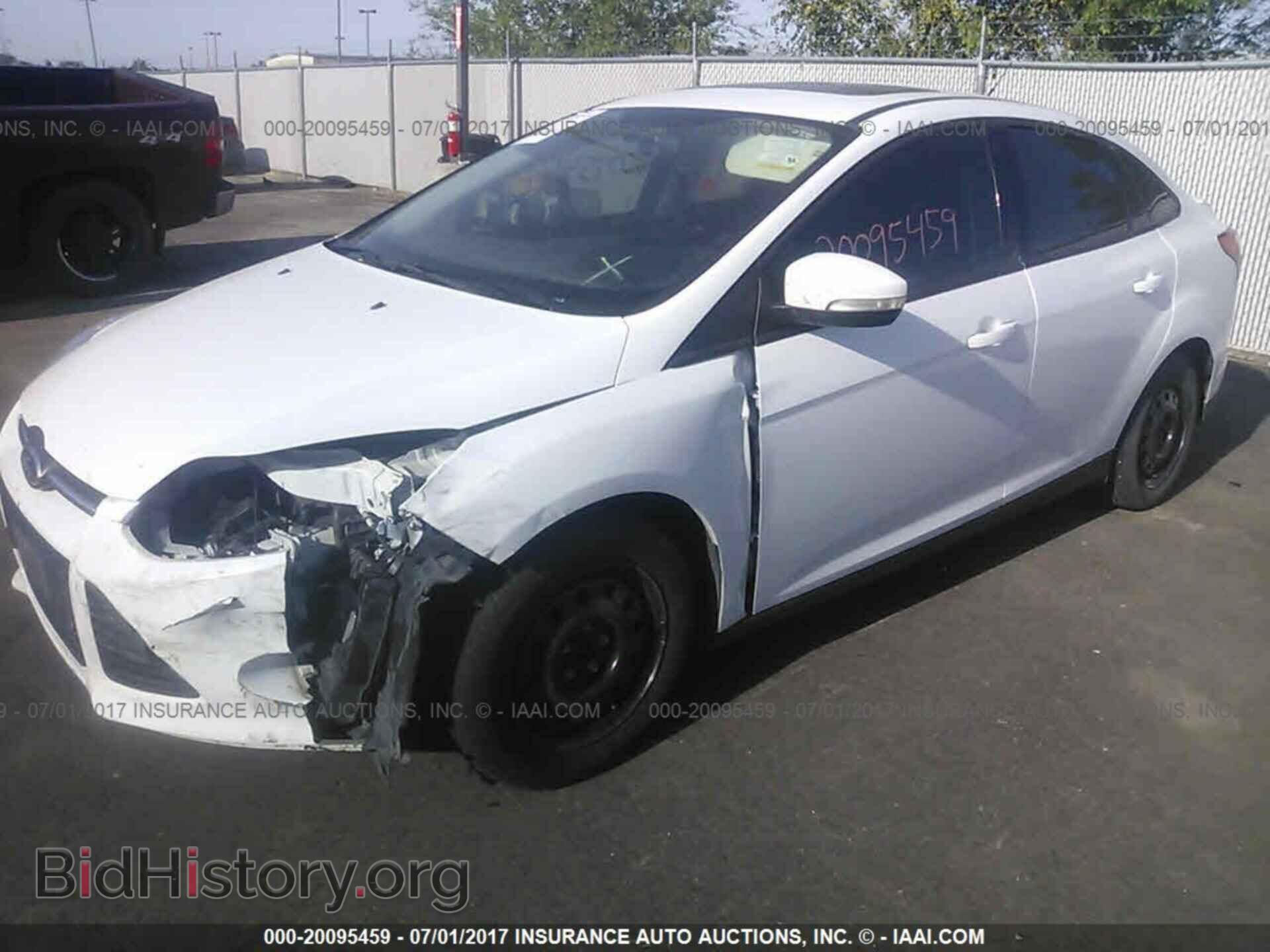 2013 Ford Focus - VIN: 1FADP3F21DL236741 - Фото 2