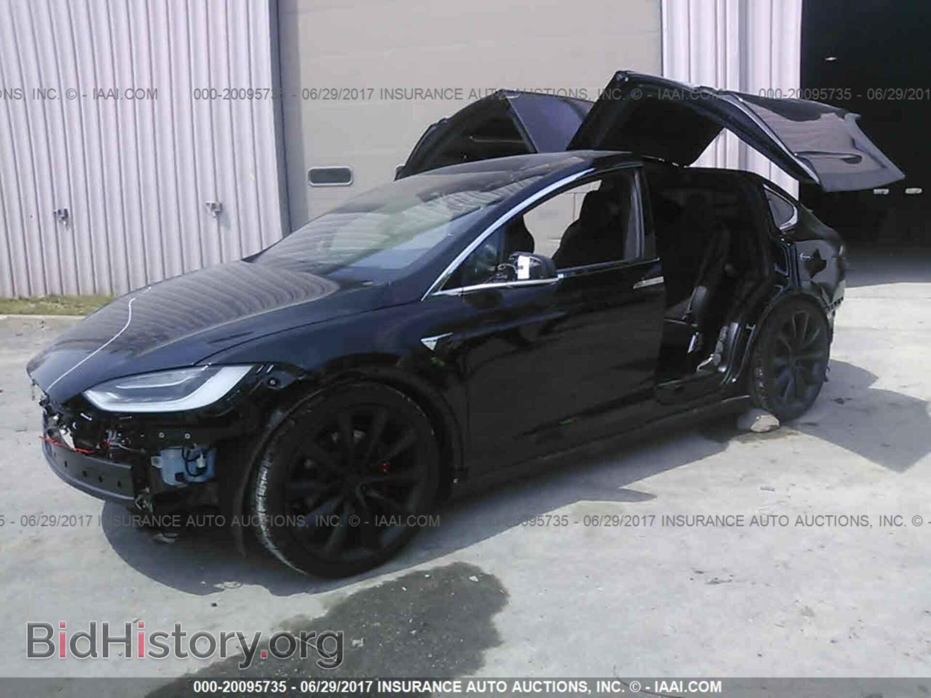 2017 Tesla Model x - VIN: 5YJXCBE49HF046128 - Фото 2