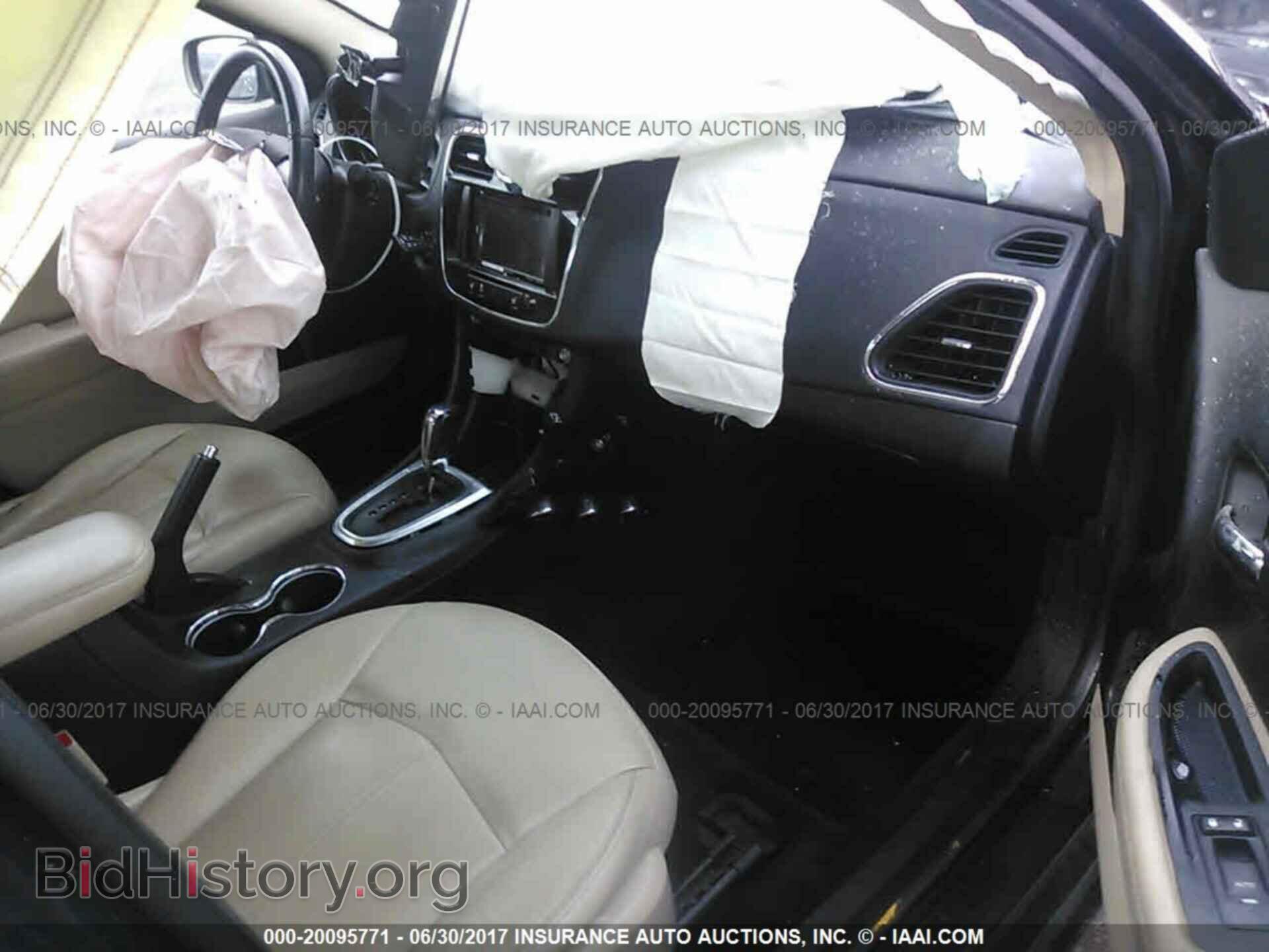 2012 Chrysler 200 - VIN: 1C3CCBCG5CN162341 - Photo 5