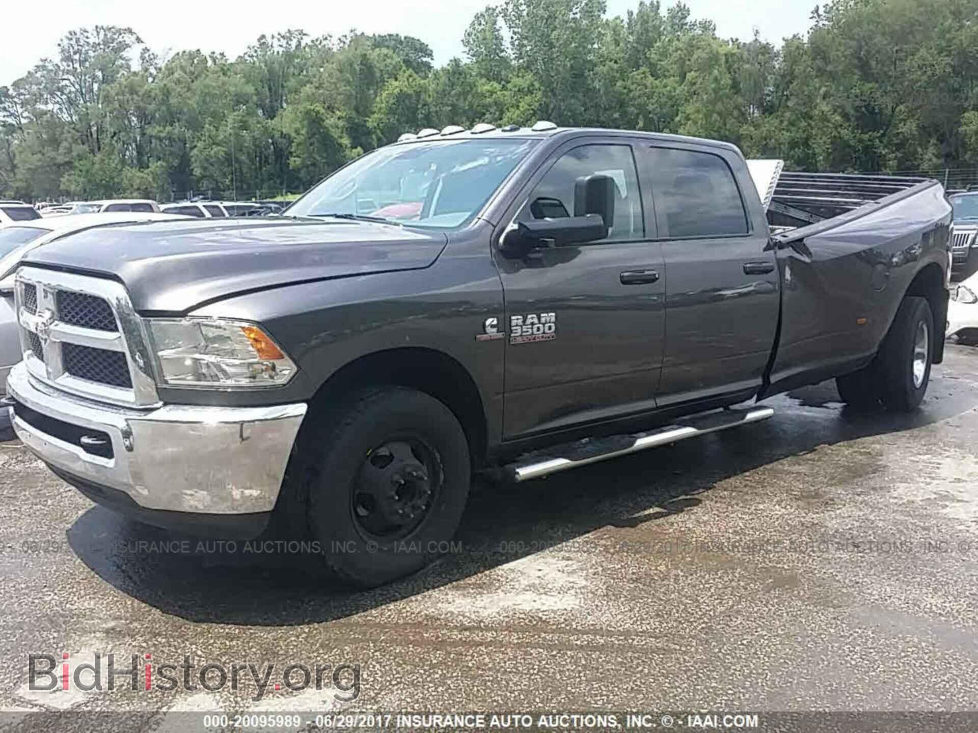 2017 Ram 3500 - VIN: 3C63RPGL5HG526571 - Фото 2