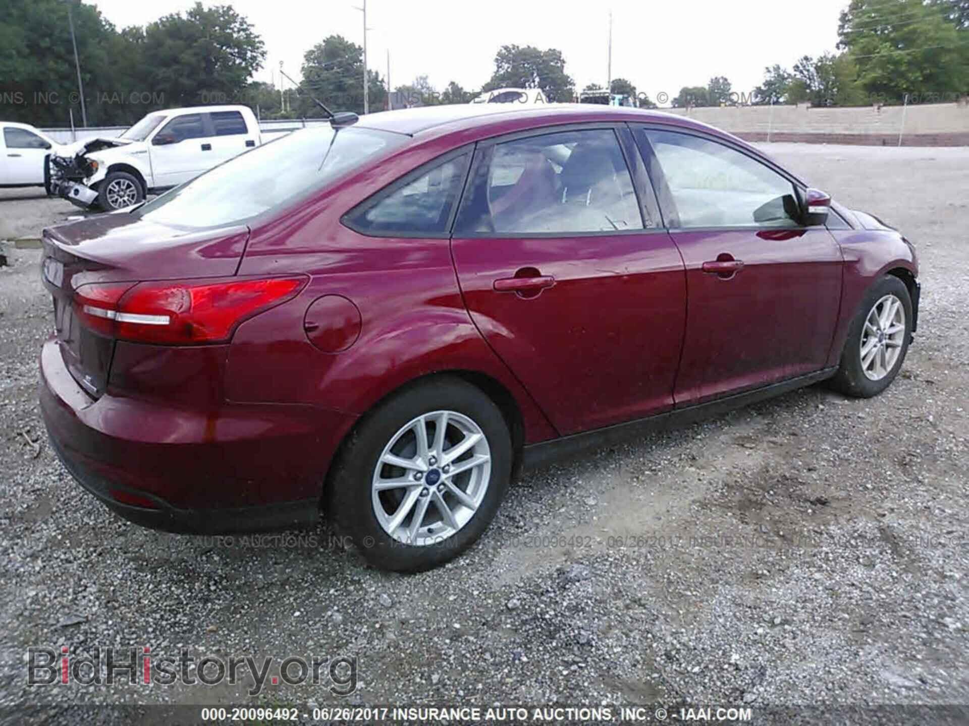2015 Ford Focus - VIN: 1FADP3F29FL227739 - Photo 4