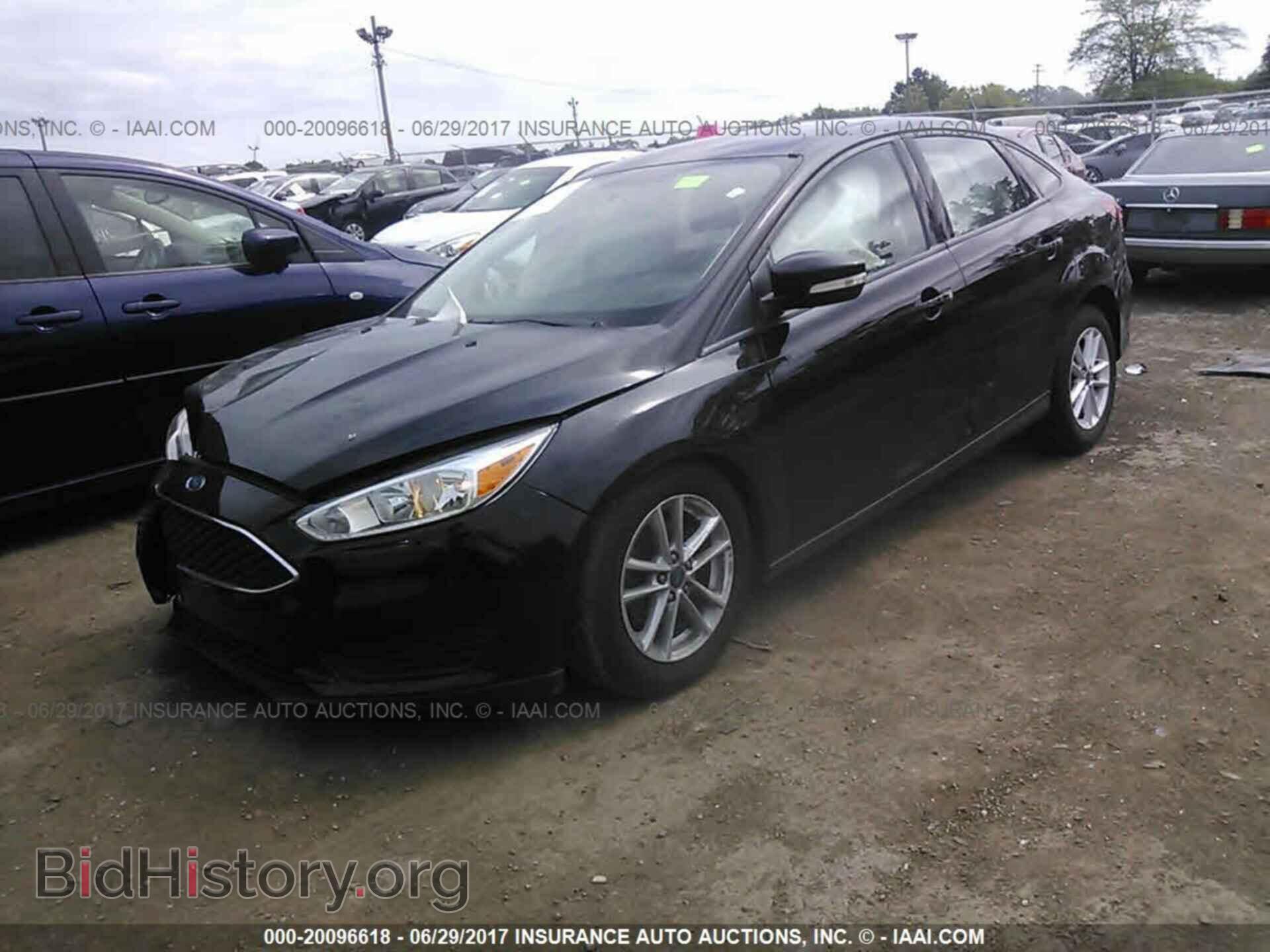 2016 Ford Focus - VIN: 1FADP3F25GL357762 - Фото 2