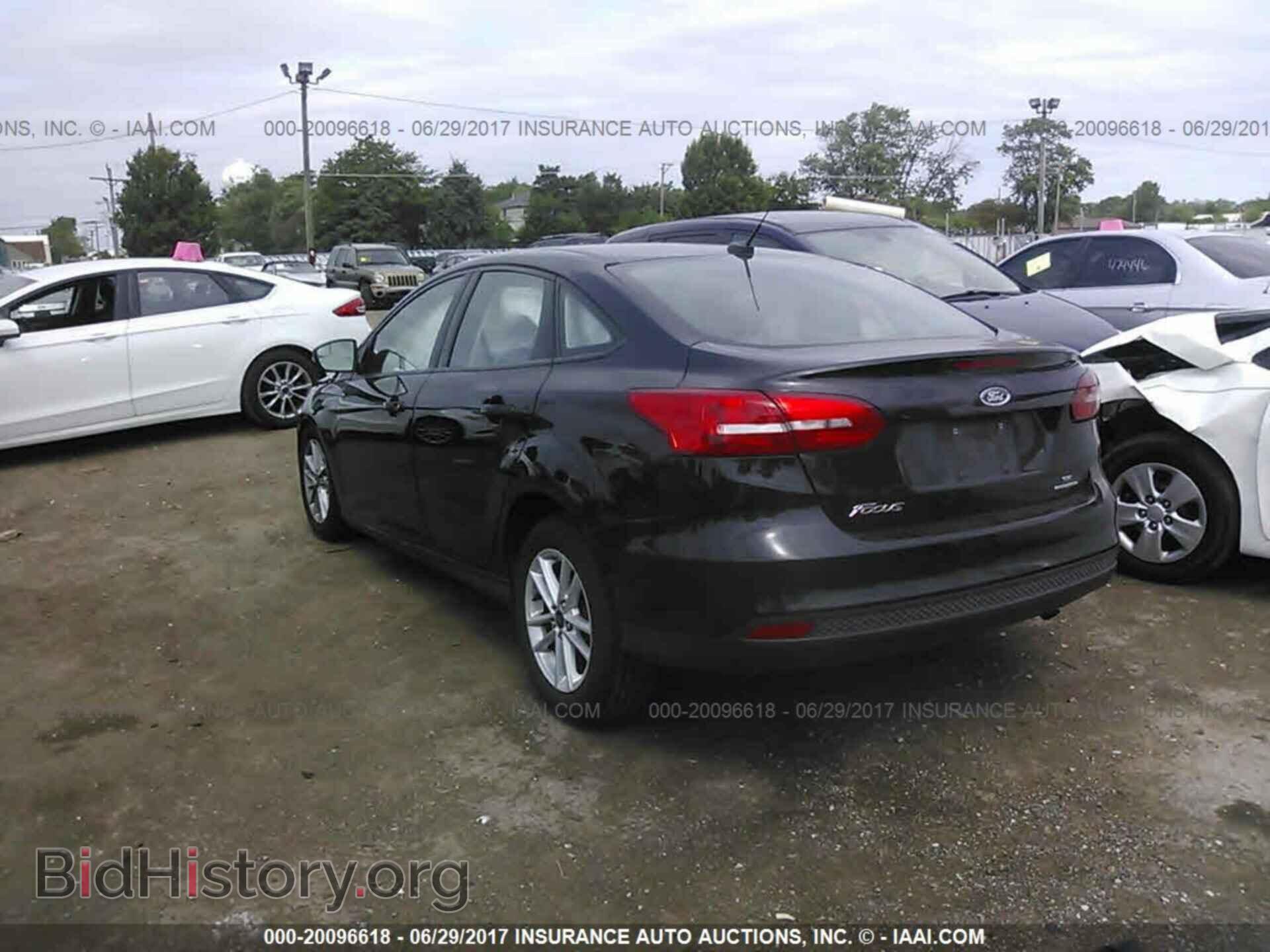 2016 Ford Focus - VIN: 1FADP3F25GL357762 - Фото 3