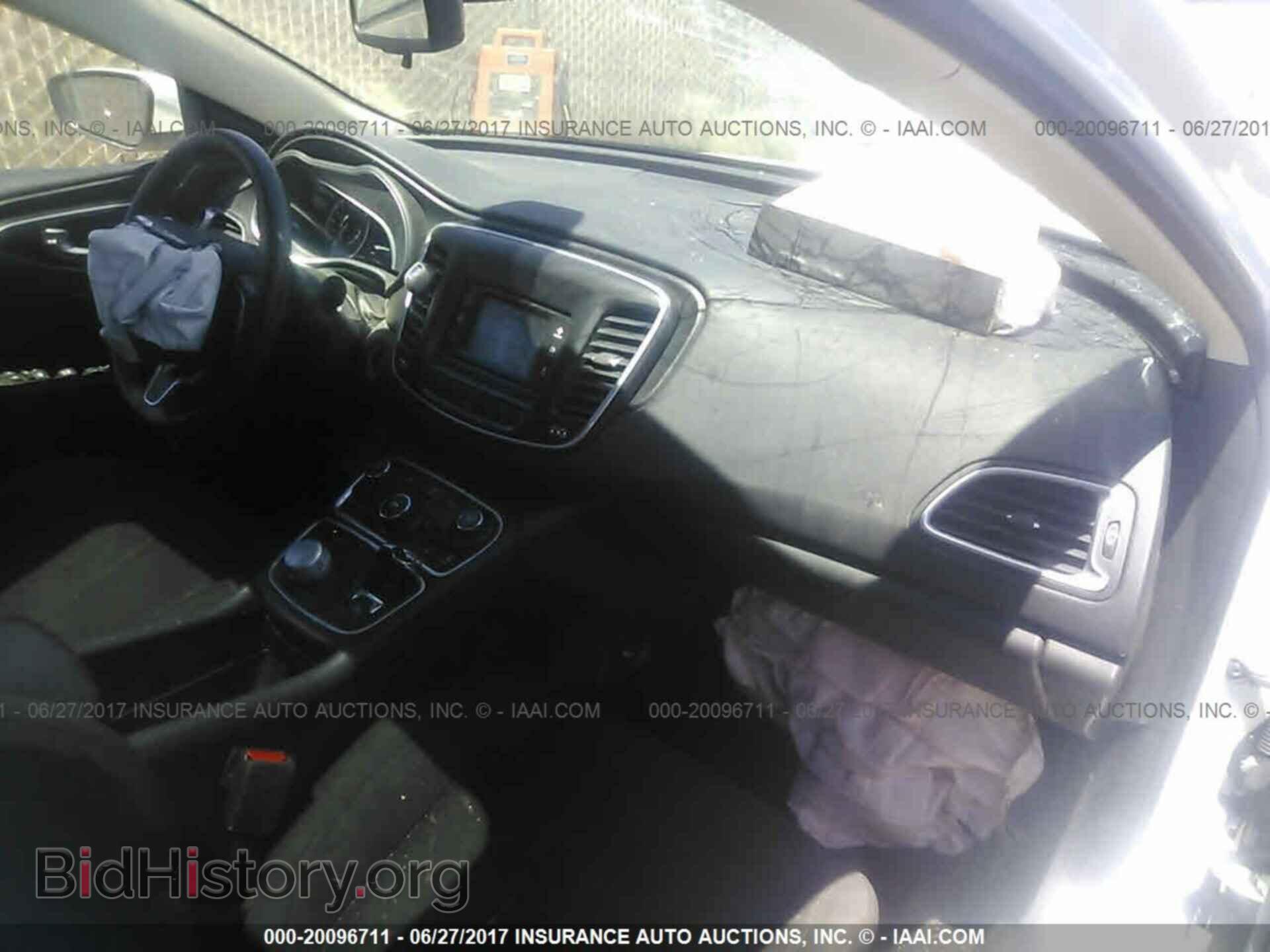 2015 Chrysler 200 - VIN: 1C3CCCAB3FN669305 - Photo 5