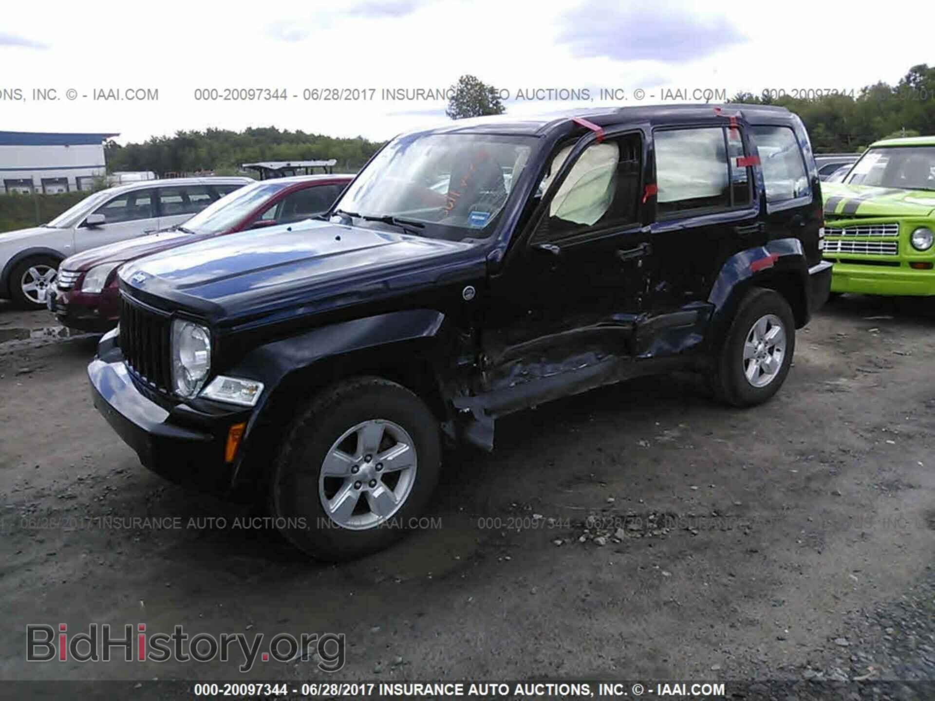 2011 Jeep Liberty - VIN: 1J4PN2GK5BW564269 - Фото 2