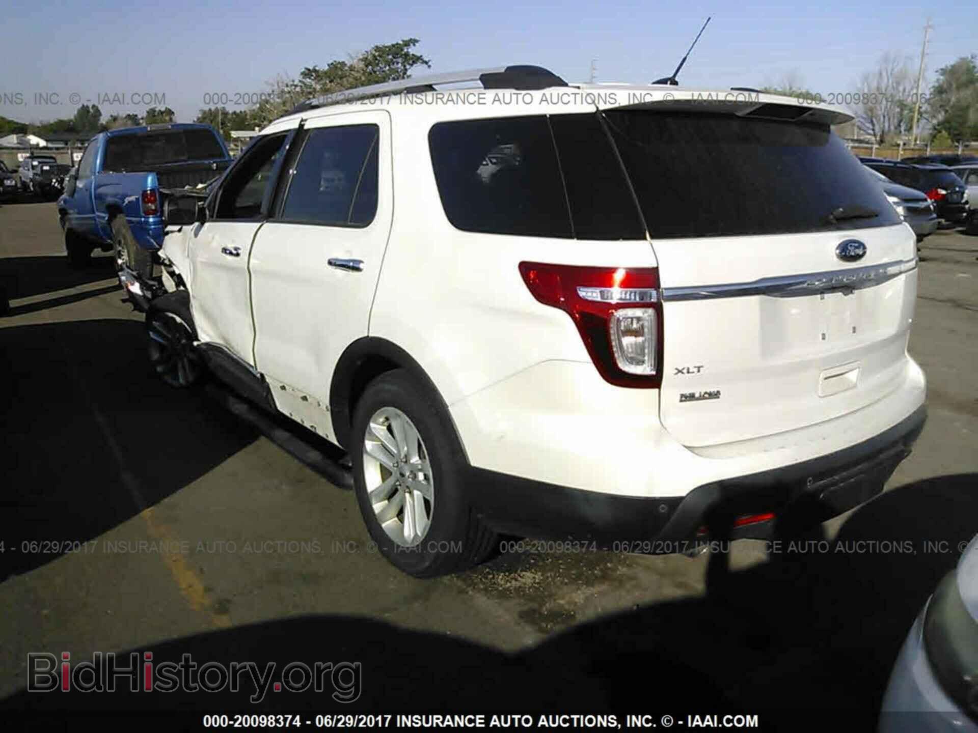 2014 Ford Explorer - VIN: 1FM5K8D8XEGB52666 - Photo 3