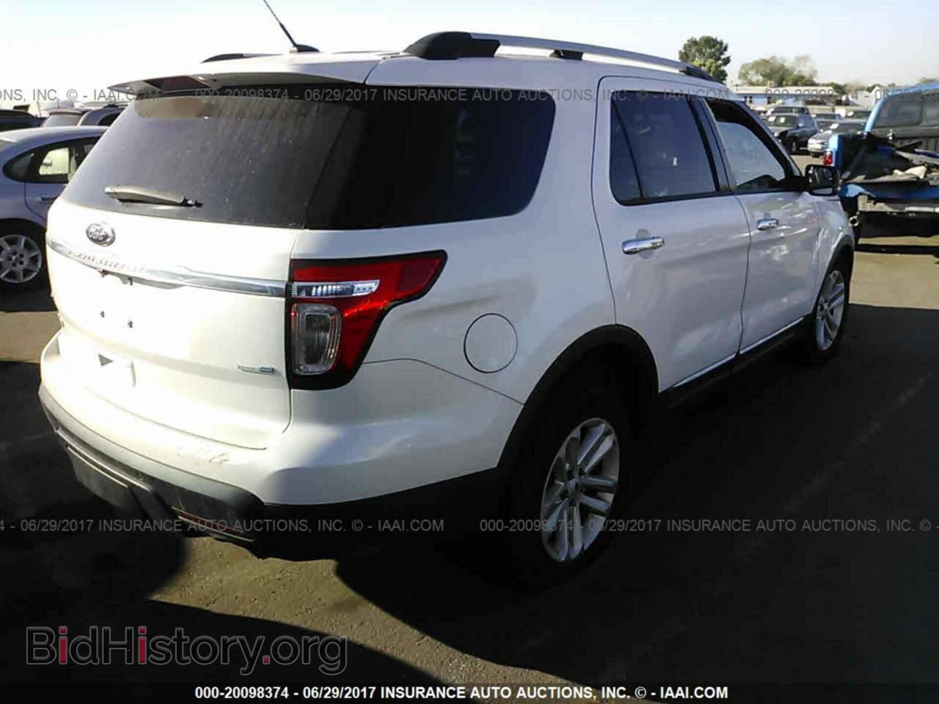 2014 Ford Explorer - VIN: 1FM5K8D8XEGB52666 - Photo 4