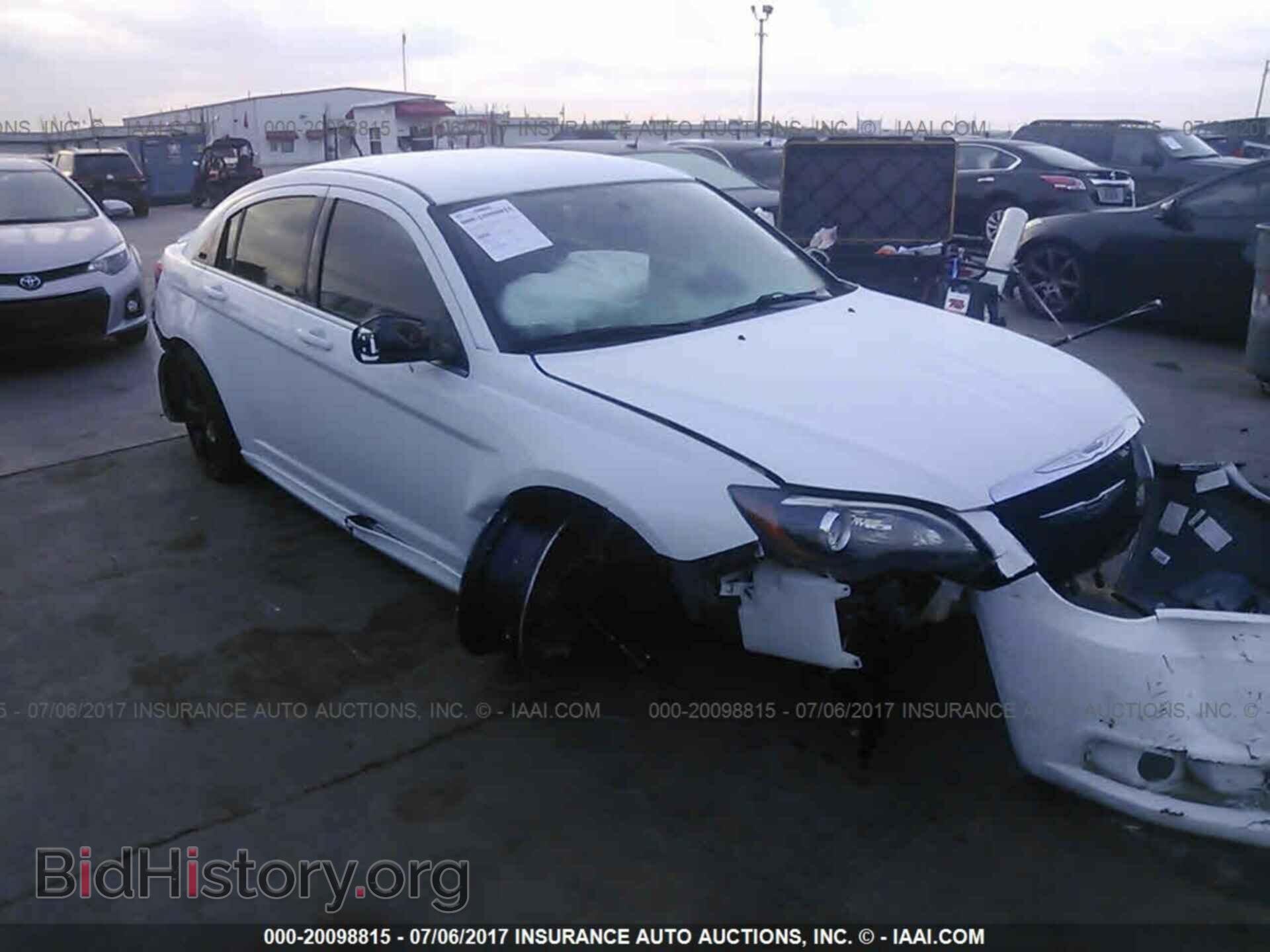 Photo 1C3CCBCG8DN719275 - Chrysler 200 2013