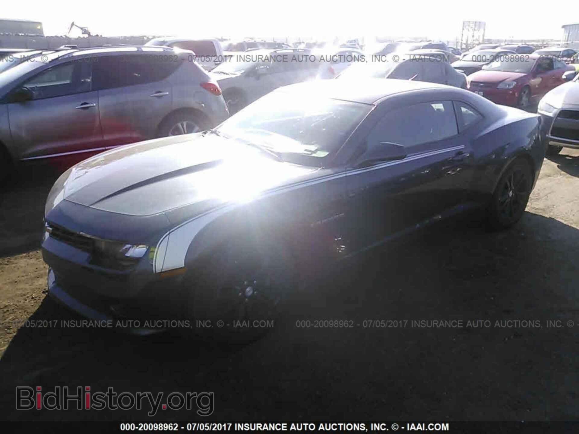 2014 Chevrolet Camaro - VIN: 2G1FB1E32E9266400 - Фото 2