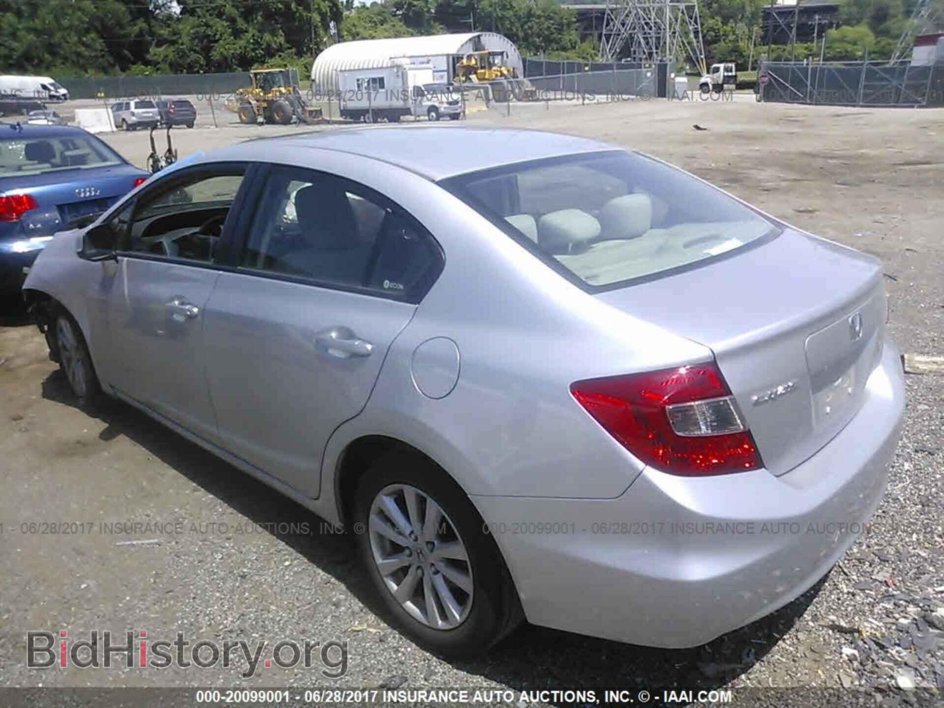 2012 Honda Civic - VIN: 2HGFB2F89CH574322 - Photo 3