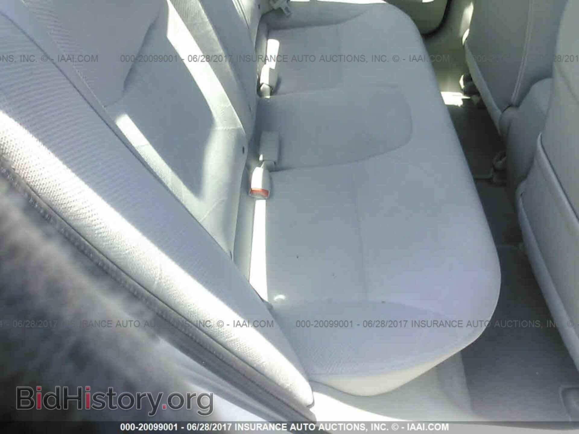 2012 Honda Civic - VIN: 2HGFB2F89CH574322 - Photo 8