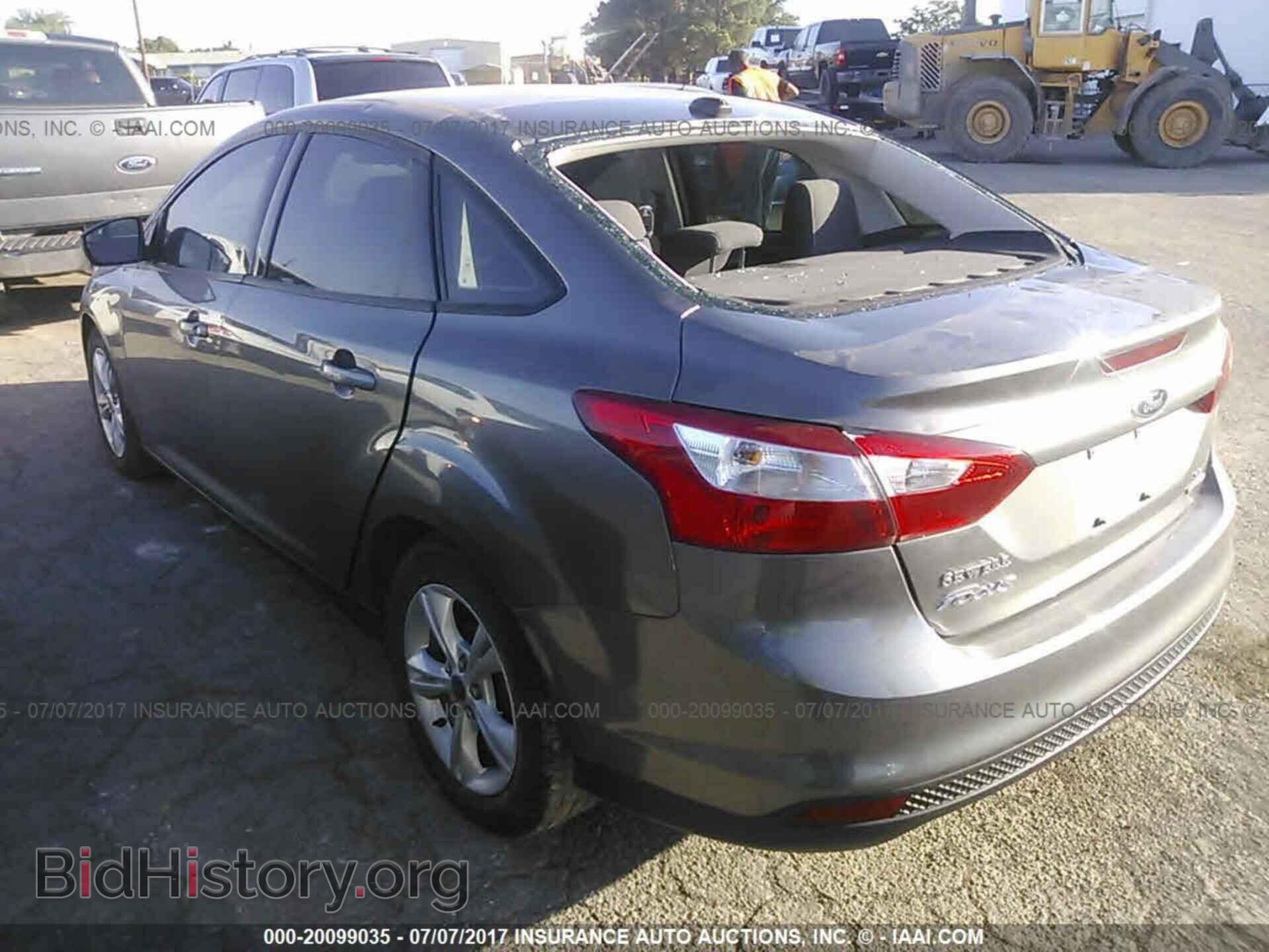 2014 Ford Focus - VIN: 1FADP3F22EL390344 - Photo 3