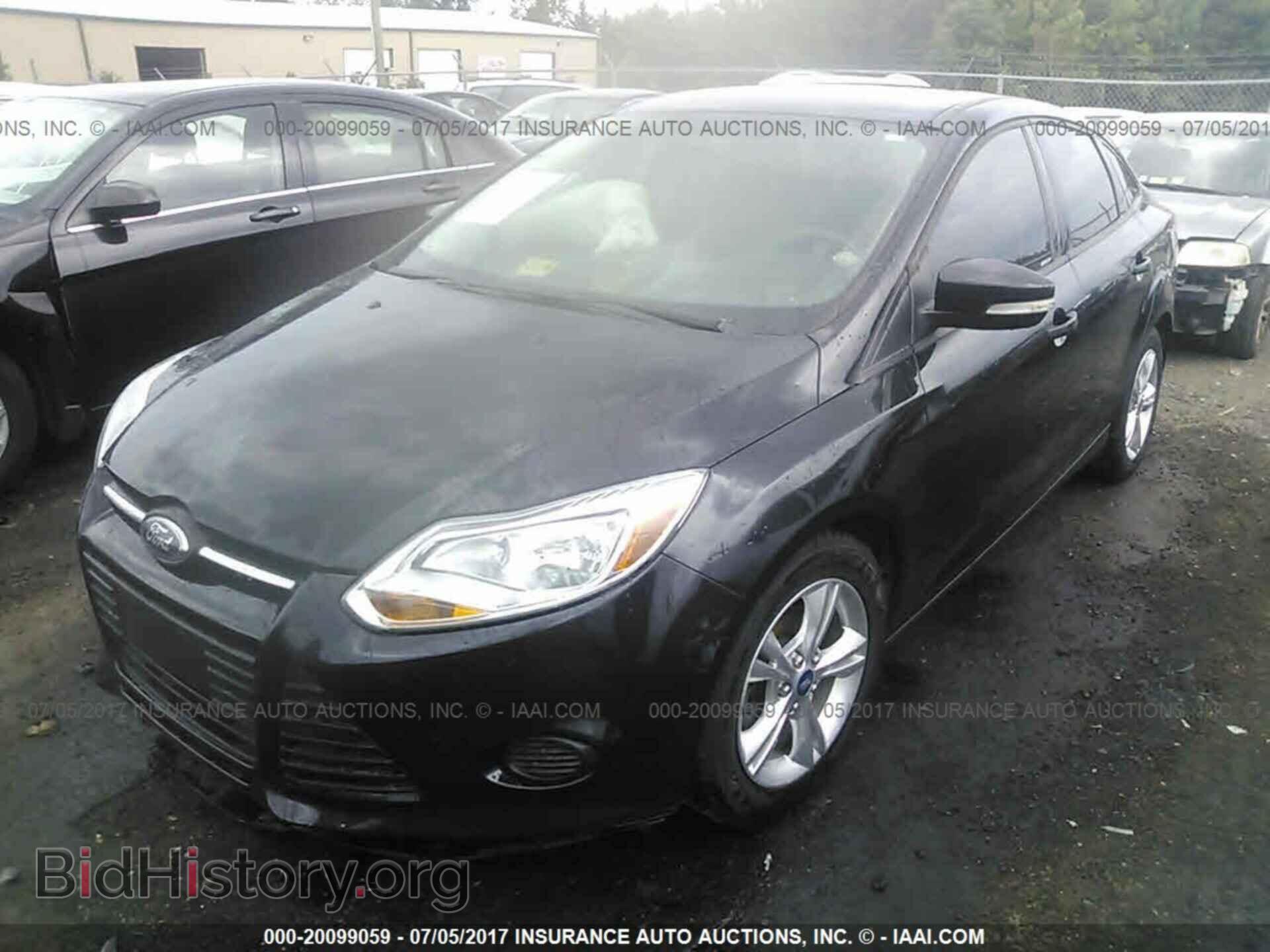 2013 Ford Focus - VIN: 1FADP3F24DL215866 - Фото 2