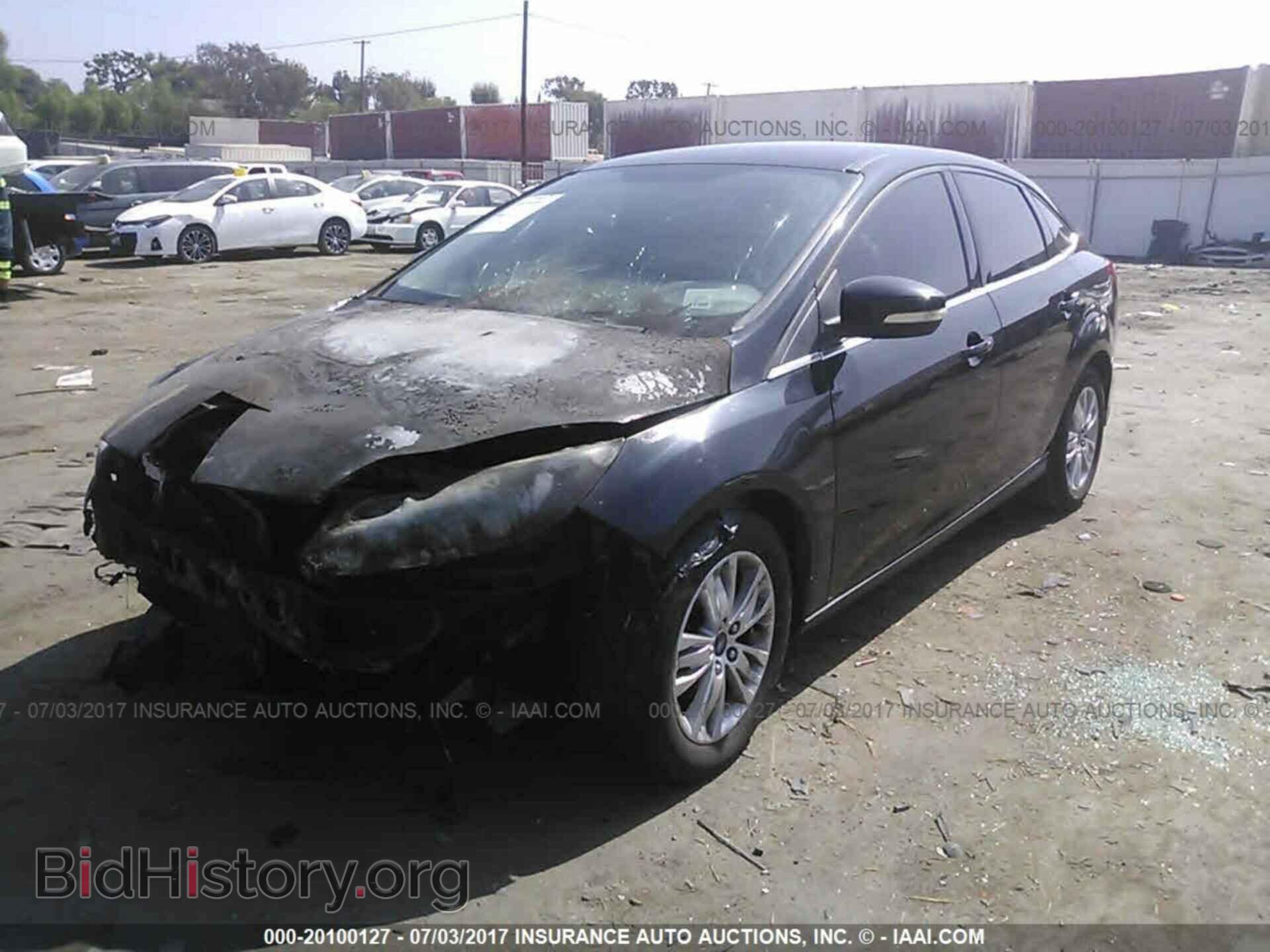 2012 Ford Focus - VIN: 1FAHP3H28CL422953 - Photo 2