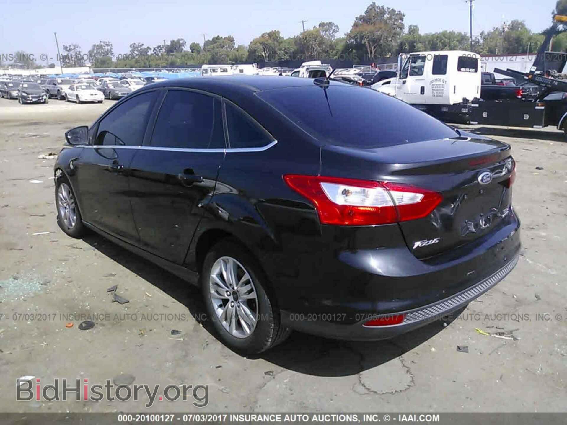 2012 Ford Focus - VIN: 1FAHP3H28CL422953 - Photo 3