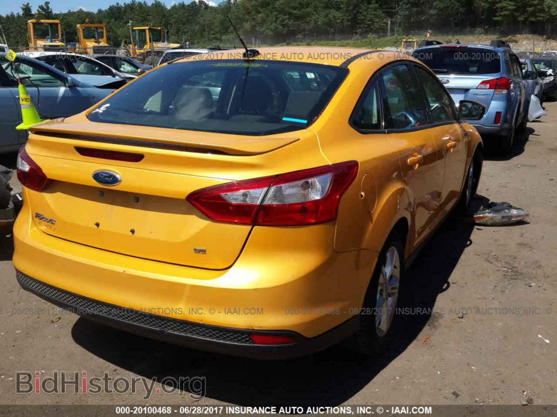 2012 Ford Focus - VIN: 1FAHP3F21CL224301 - Photo 4