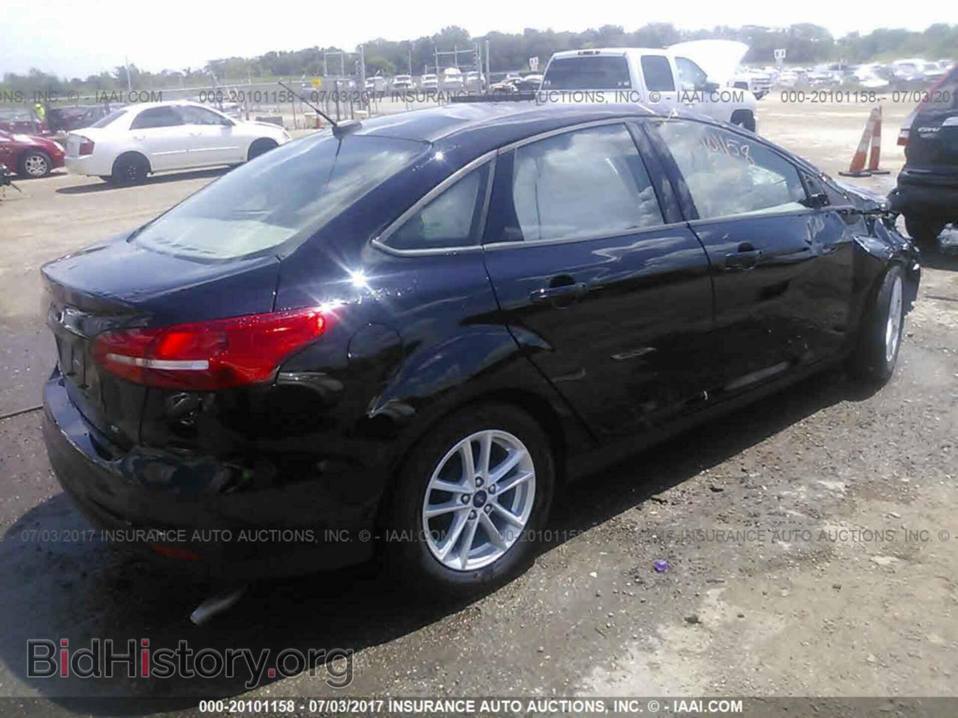 2017 Ford Focus - VIN: 1FADP3F23HL275837 - Photo 4