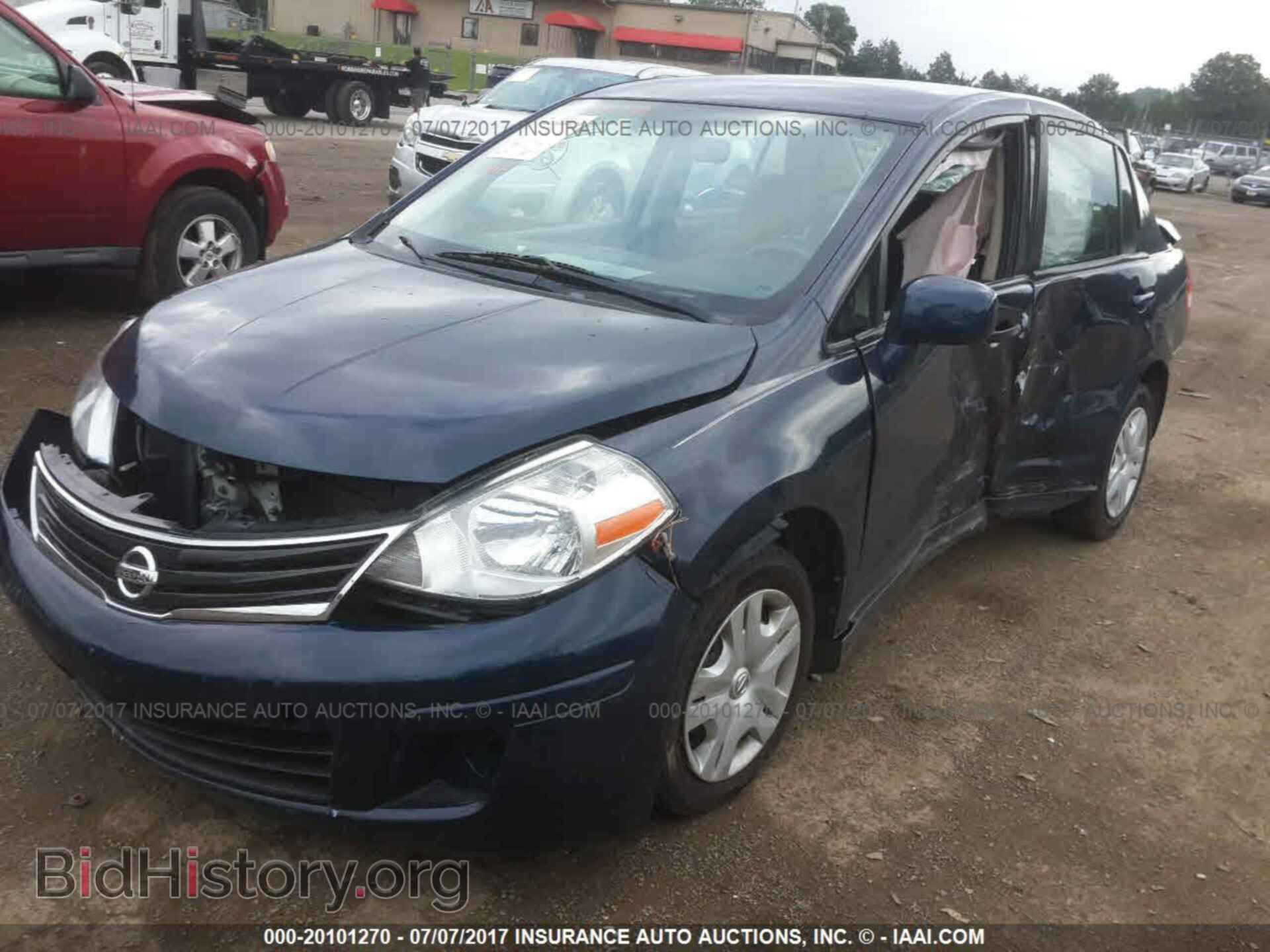 2011 Nissan Versa - VIN: 3N1BC1AP8BL421166 - Фото 2