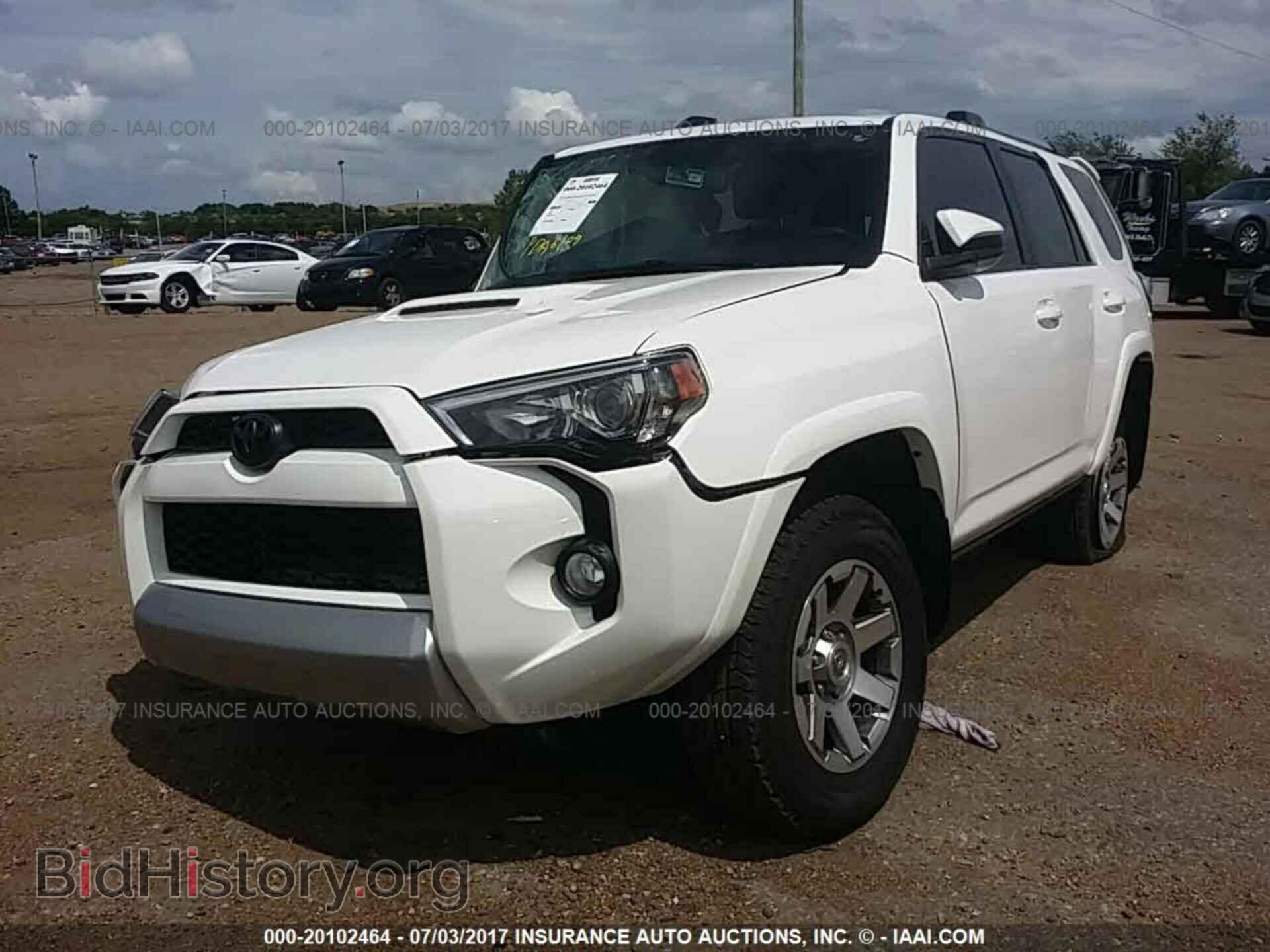2015 Toyota 4runner - VIN: JTEBU5JR3F5255773 - Фото 2