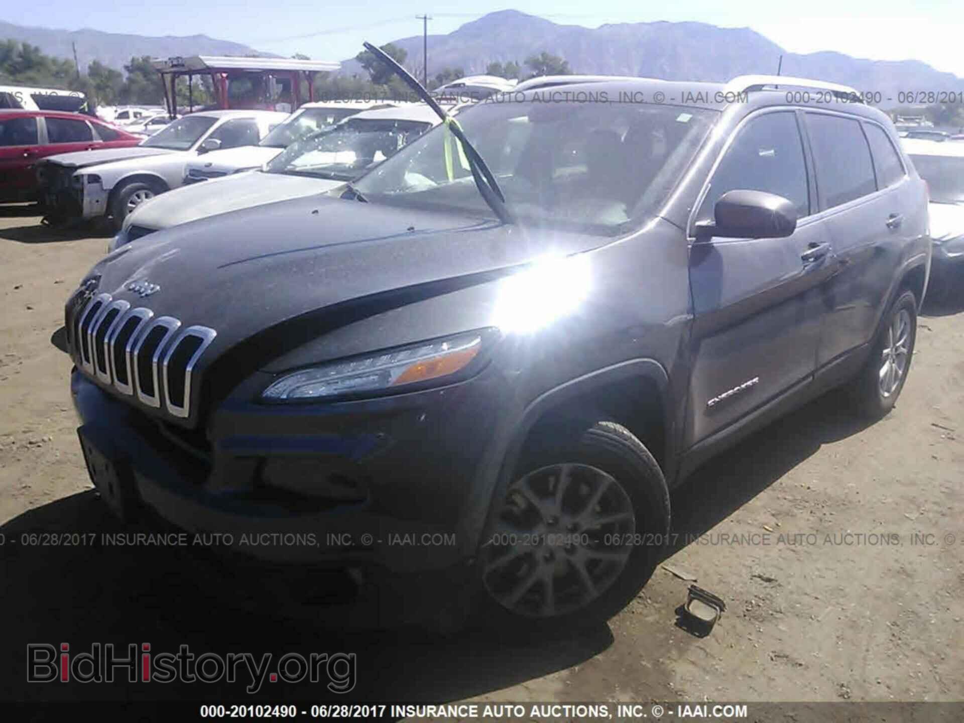 2017 Jeep Cherokee - VIN: 1C4PJMCS2HW531709 - Фото 2