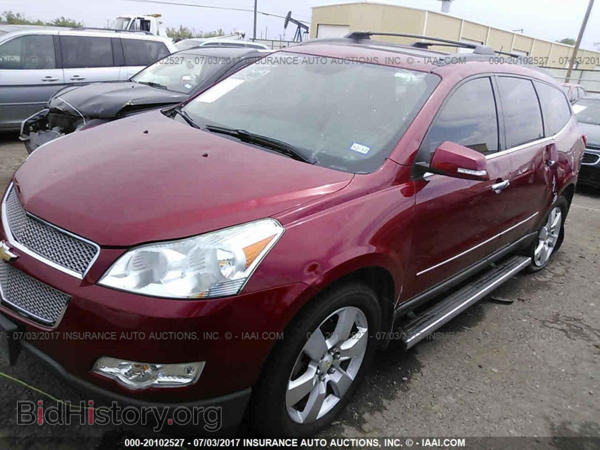 2012 Chevrolet Traverse - VIN: 1GNKRLED1CJ360489 - Фото 2