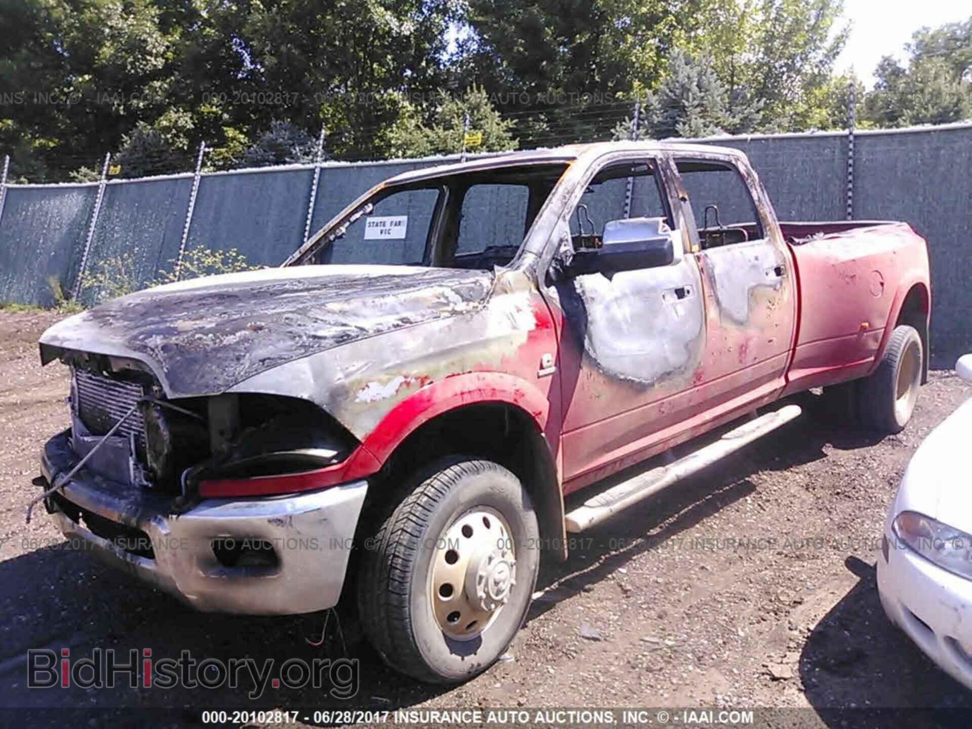 2011 Dodge Ram 3500 - VIN: 3D73Y4CL0BG570135 - Фото 2