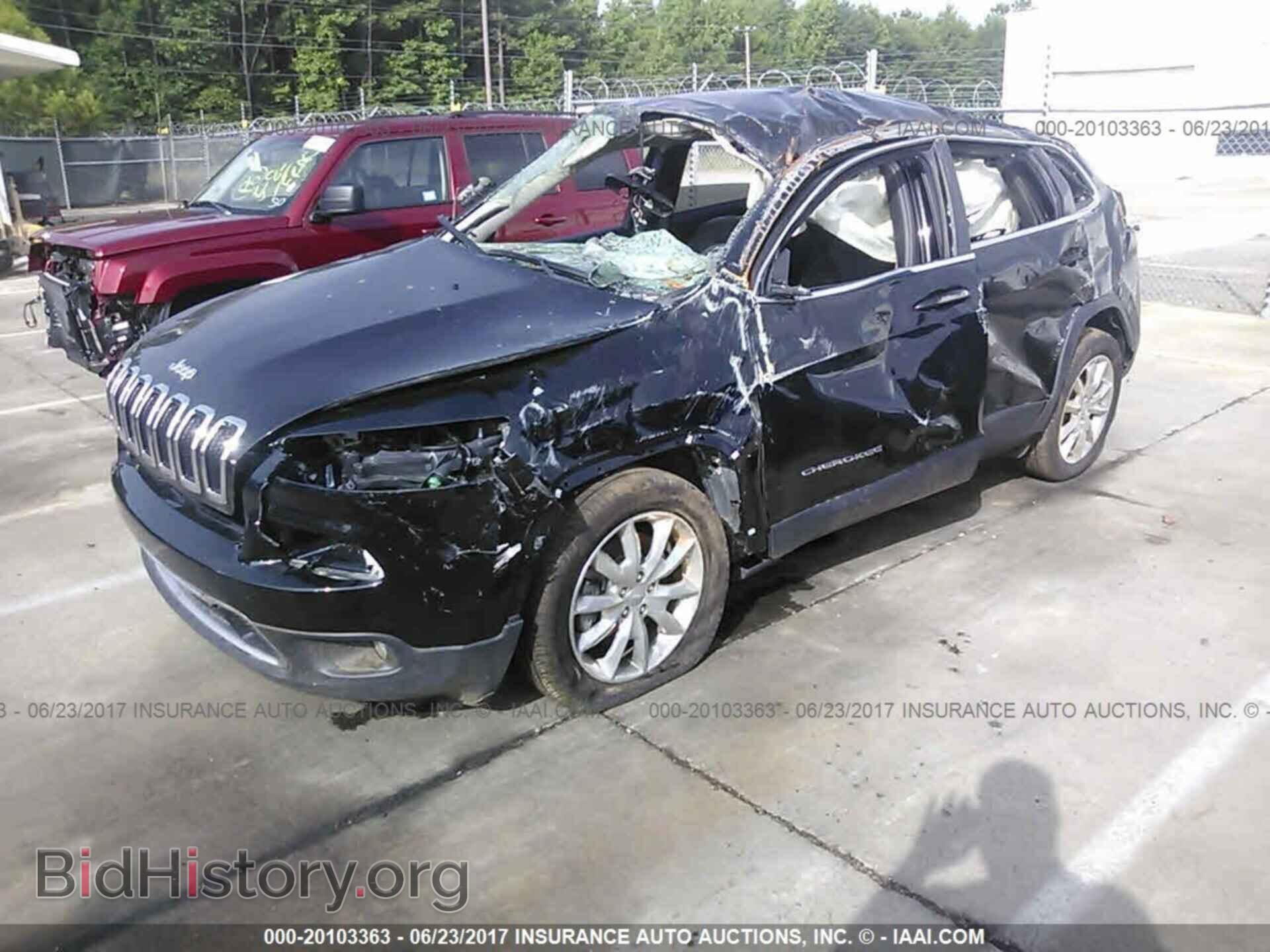 2017 Jeep Cherokee - VIN: 1C4PJLDB4HW516167 - Photo 2