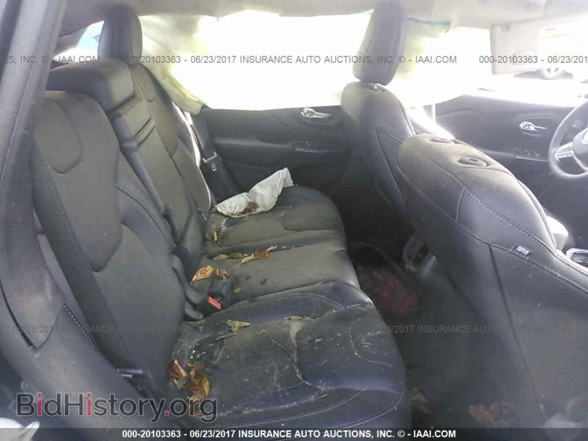 2017 Jeep Cherokee - VIN: 1C4PJLDB4HW516167 - Photo 8