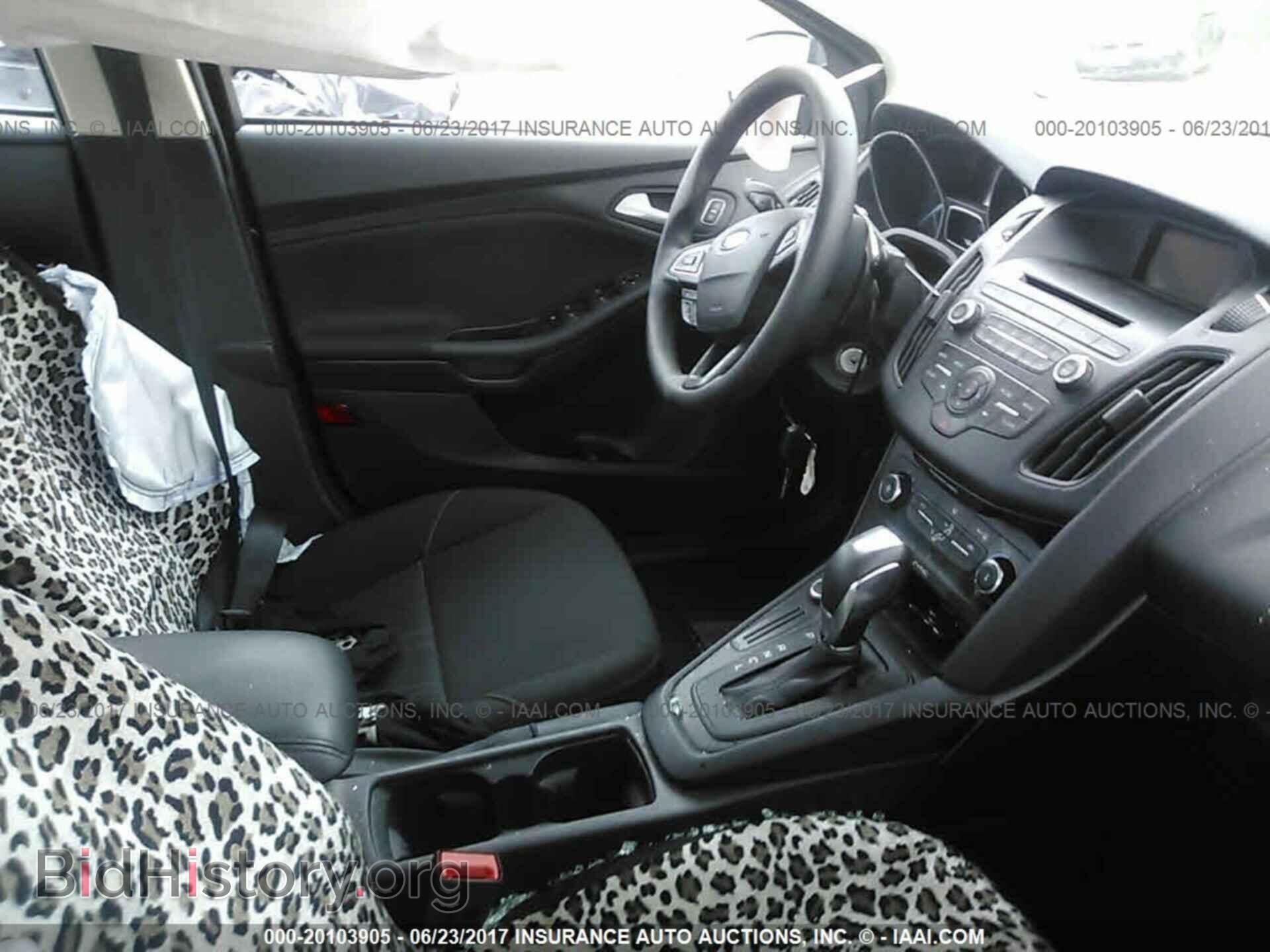 2016 Ford Focus - VIN: 1FADP3F29GL246163 - Photo 5