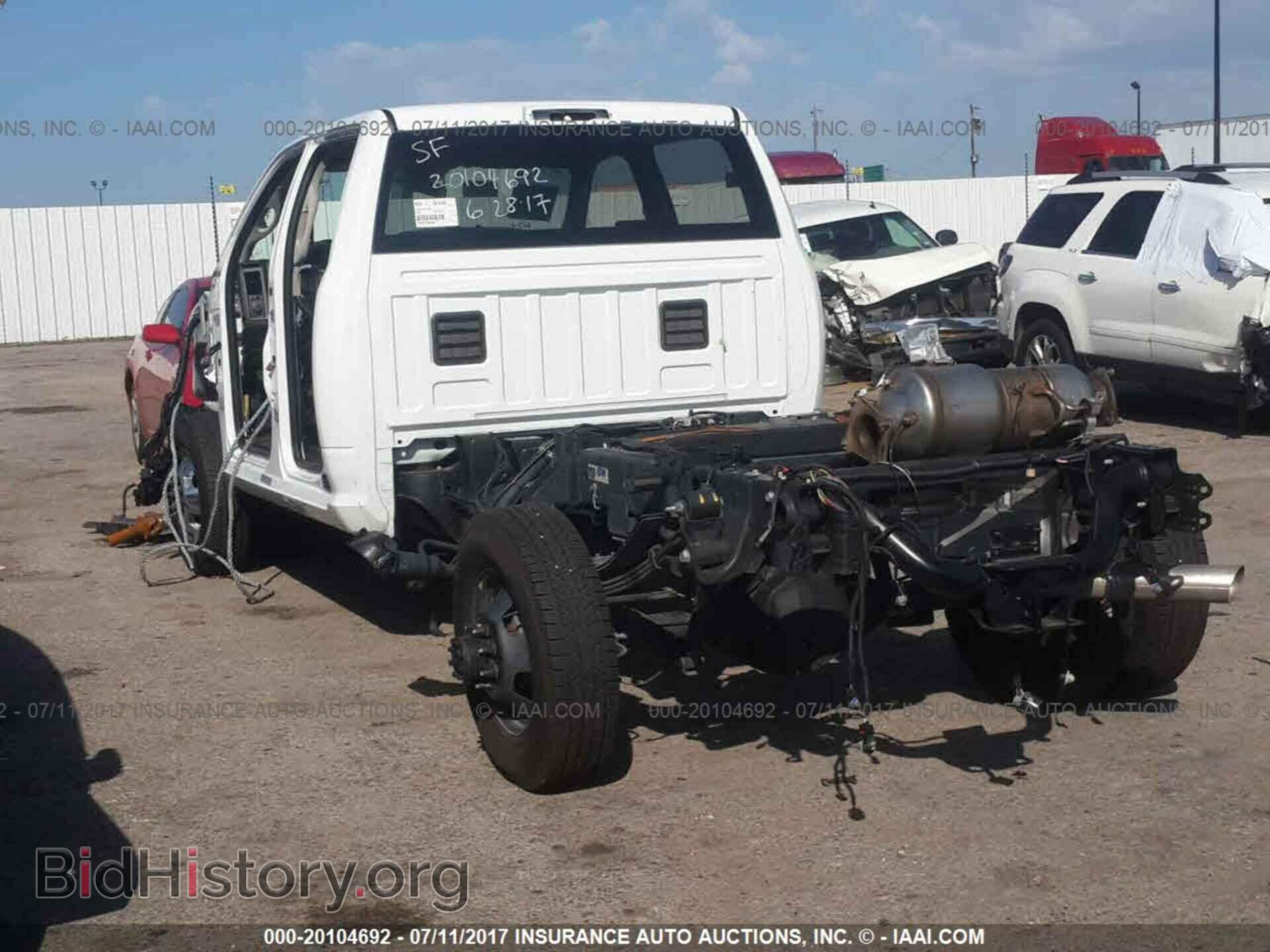 2017 Ram 3500 - VIN: 3C63RRGL8HG614820 - Фото 3