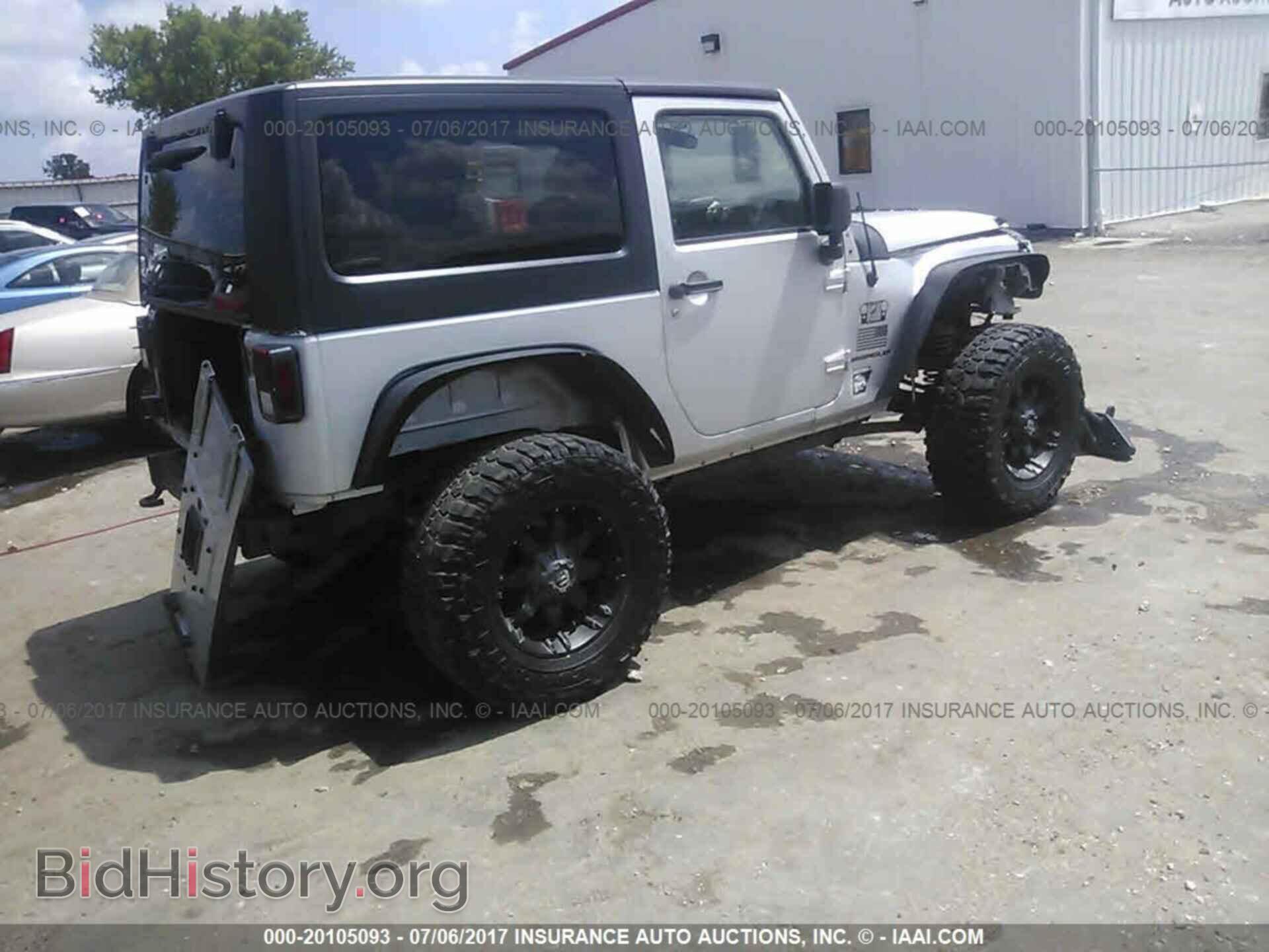 2011 Jeep Wrangler - VIN: 1J4AA2D16BL506220 - Фото 4