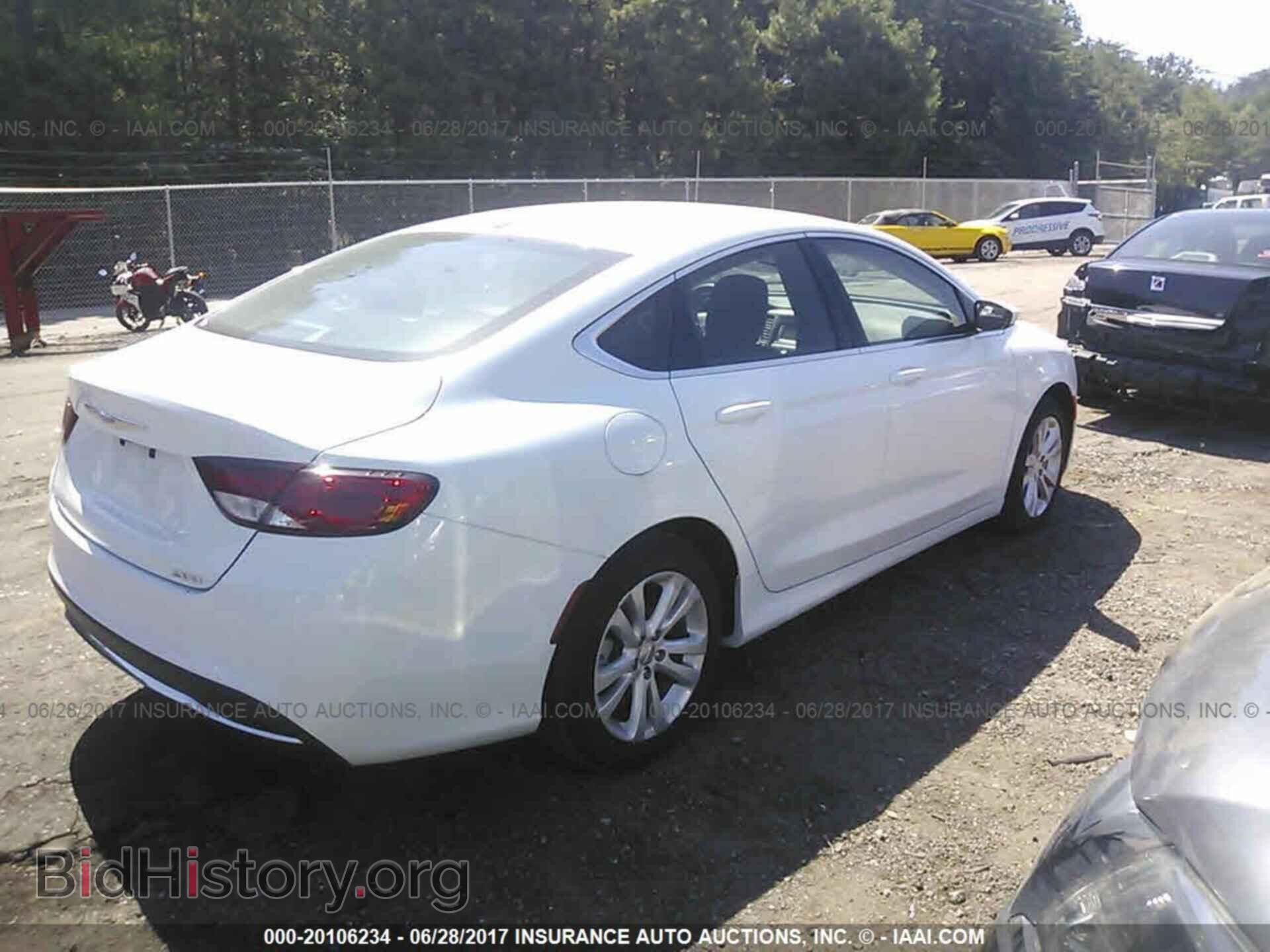 2015 Chrysler 200 - VIN: 1C3CCCAB7FN681196 - Photo 4