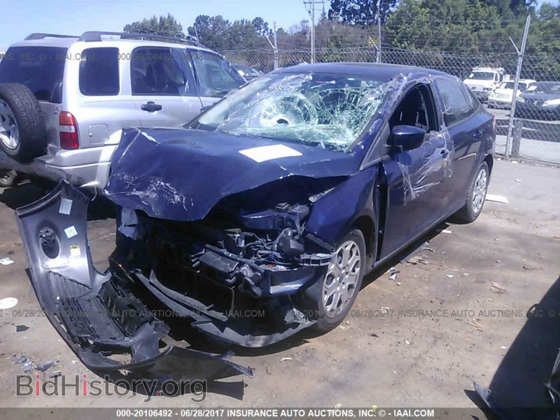 2012 Ford Focus - VIN: 1FAHP3F24CL157483 - Photo 2