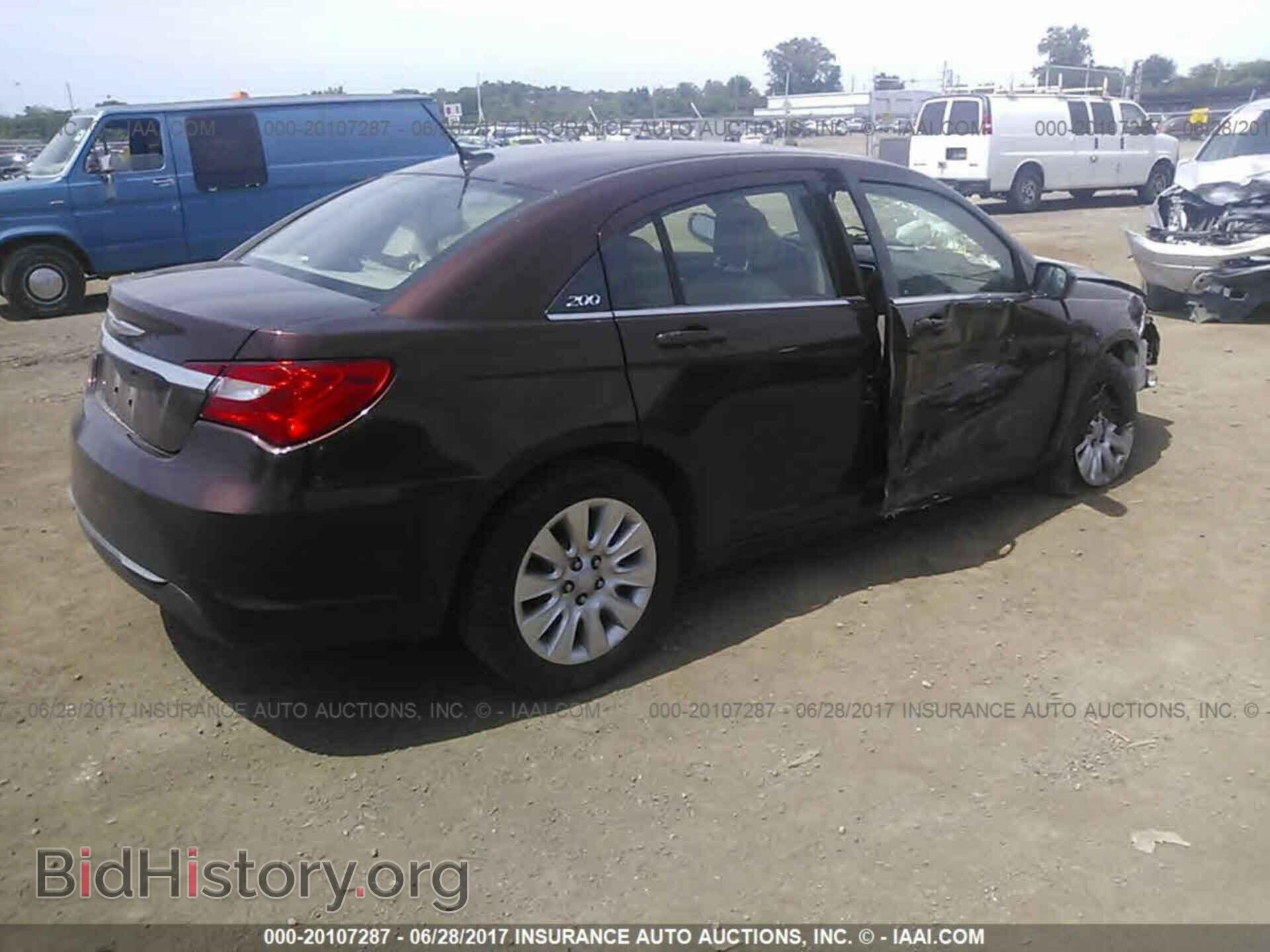 2013 Chrysler 200 - VIN: 1C3CCBAB3DN761473 - Фото 4