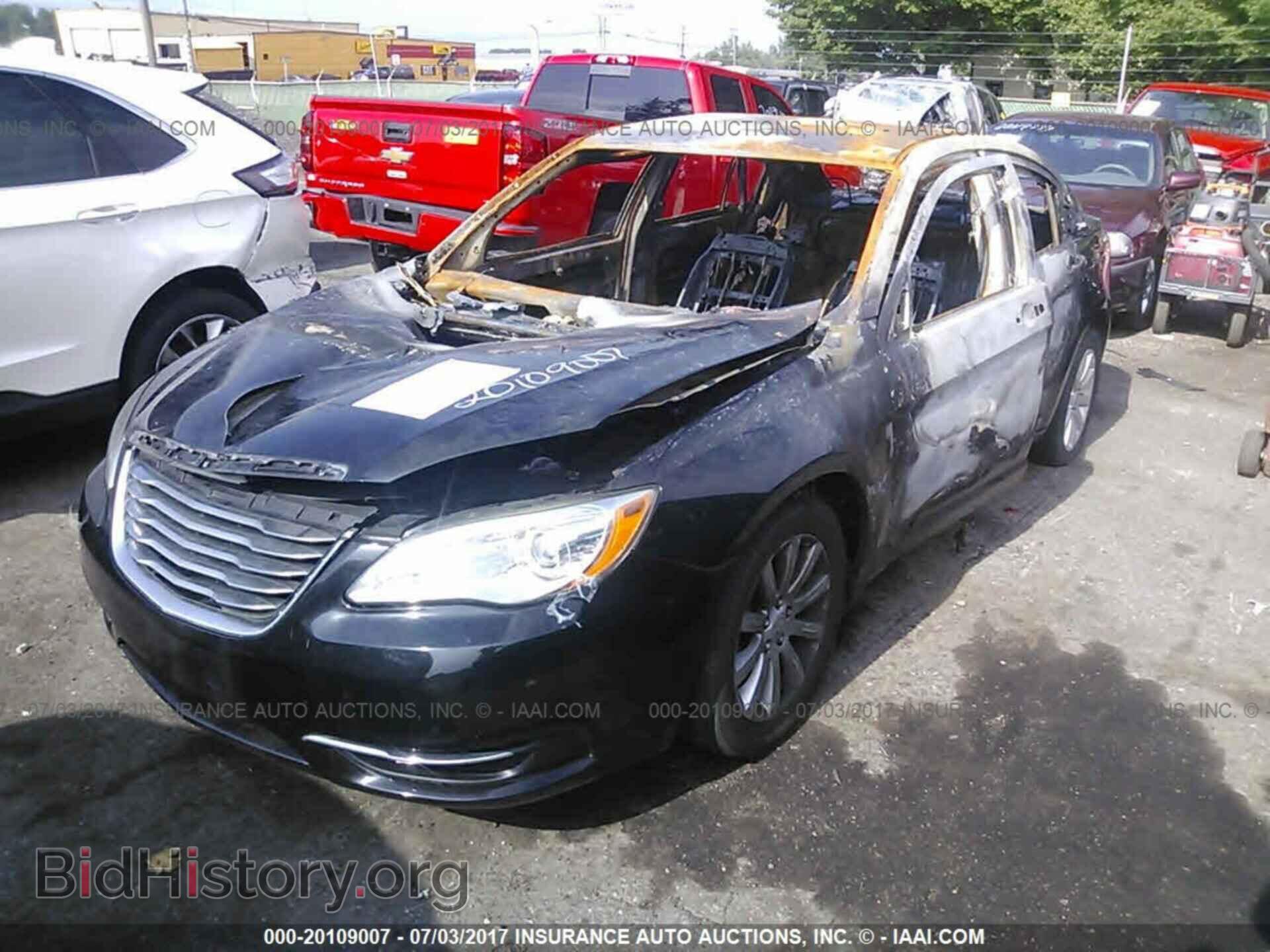 2013 Chrysler 200 - VIN: 1C3CCBBB0DN732656 - Photo 2