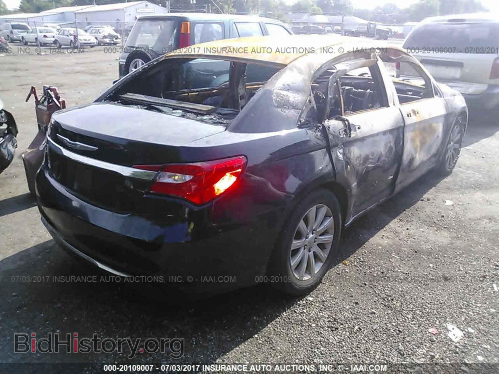 2013 Chrysler 200 - VIN: 1C3CCBBB0DN732656 - Photo 4