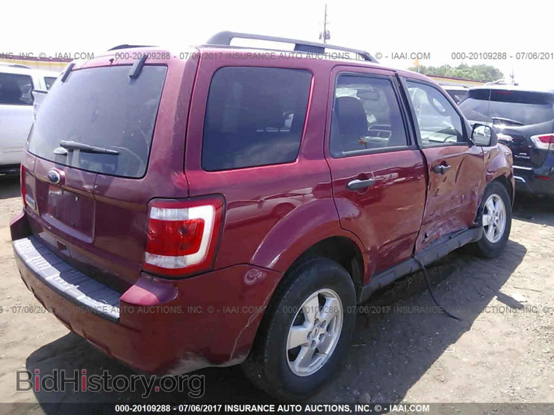 2011 Ford Escape - VIN: 1FMCU9D73BKC11600 - Photo 4