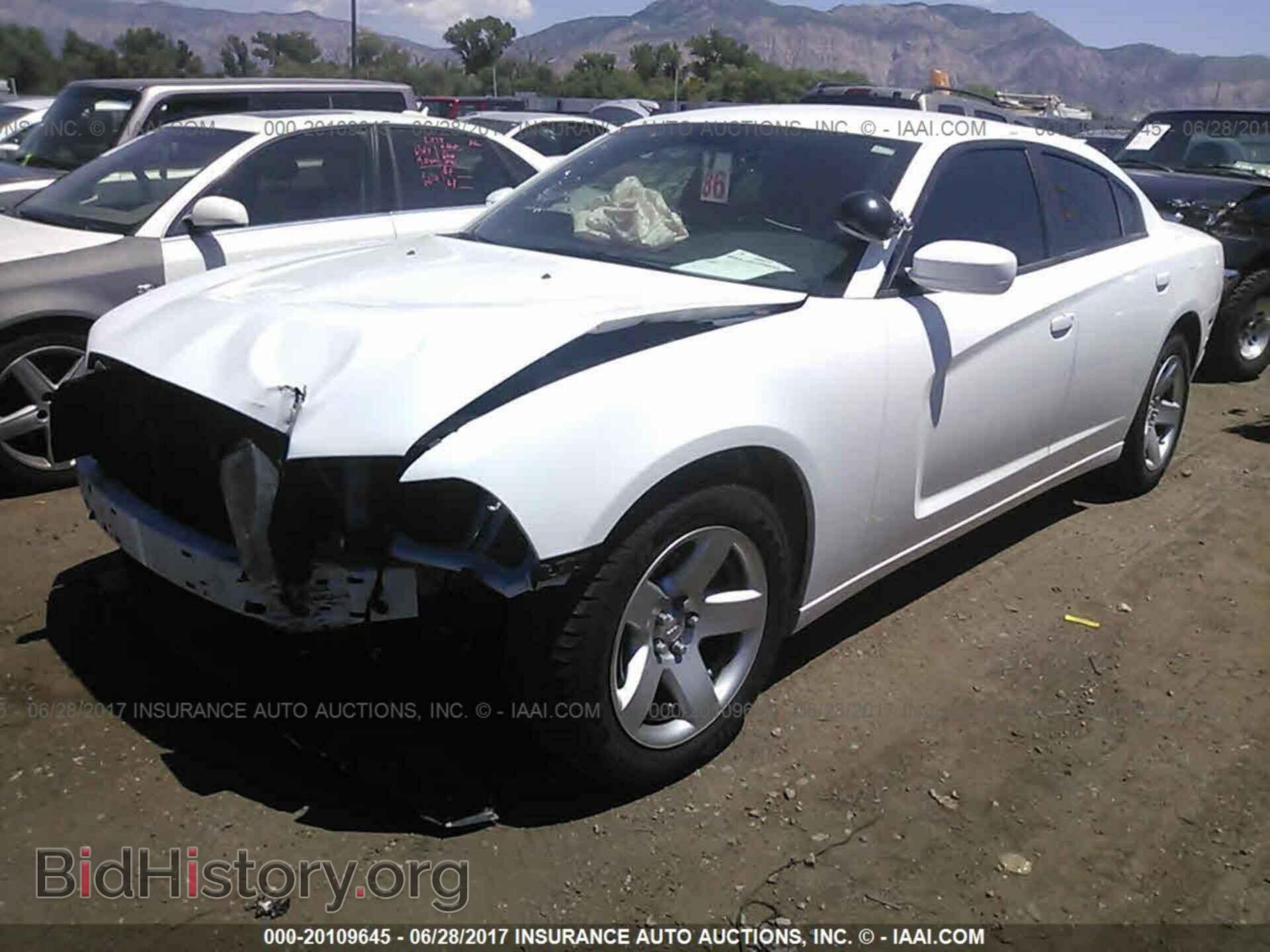 2013 Dodge Charger - VIN: 2C3CDXAT4DH716229 - Фото 2