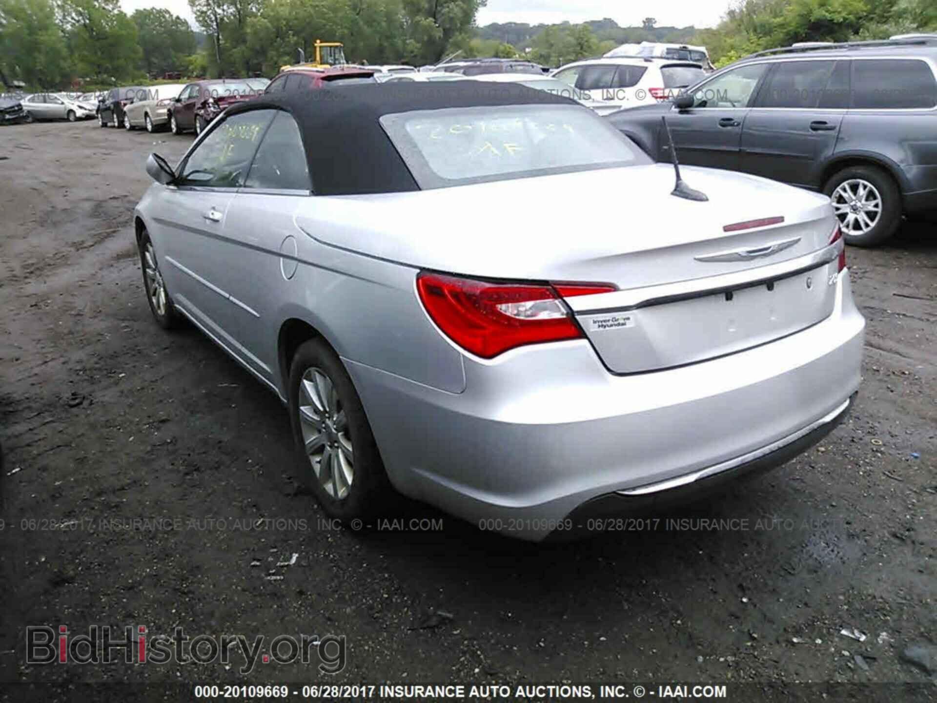 2011 Chrysler 200 - VIN: 1C3BC2EB2BN592274 - Photo 3