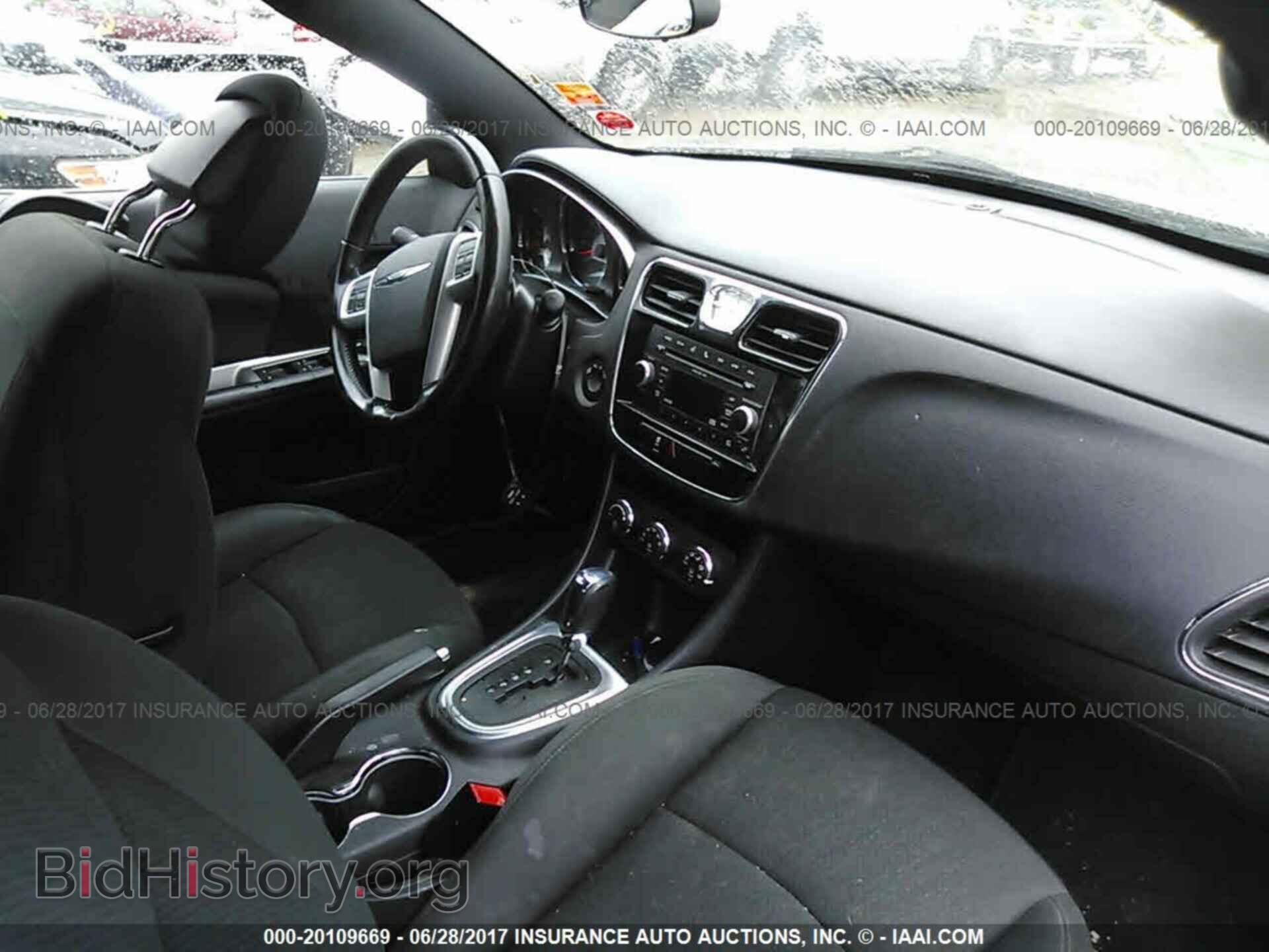 2011 Chrysler 200 - VIN: 1C3BC2EB2BN592274 - Photo 5