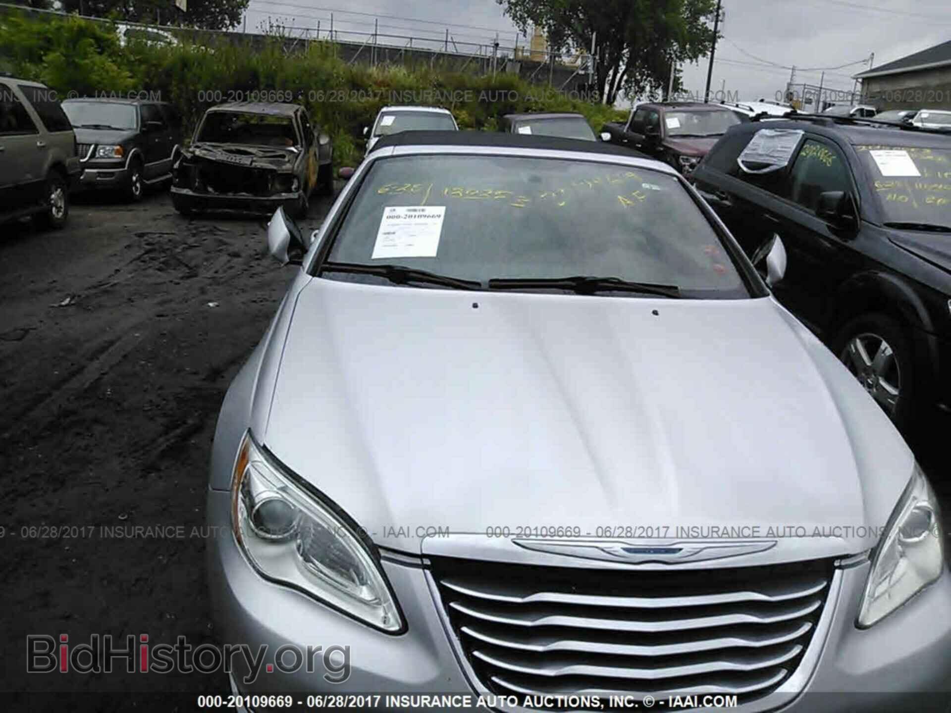 2011 Chrysler 200 - VIN: 1C3BC2EB2BN592274 - Photo 6