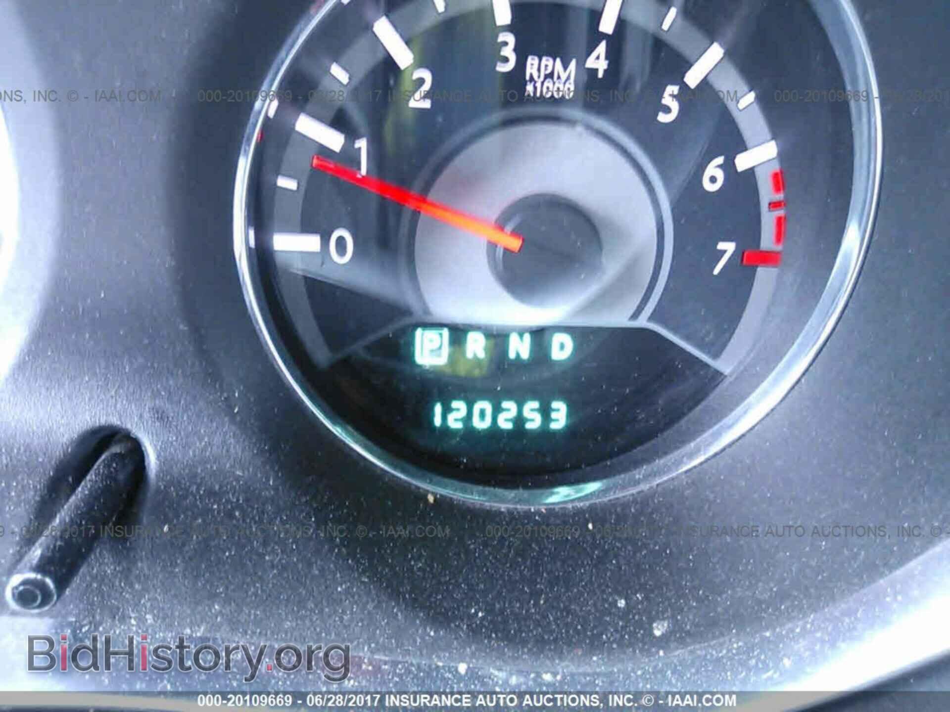2011 Chrysler 200 - VIN: 1C3BC2EB2BN592274 - Photo 7
