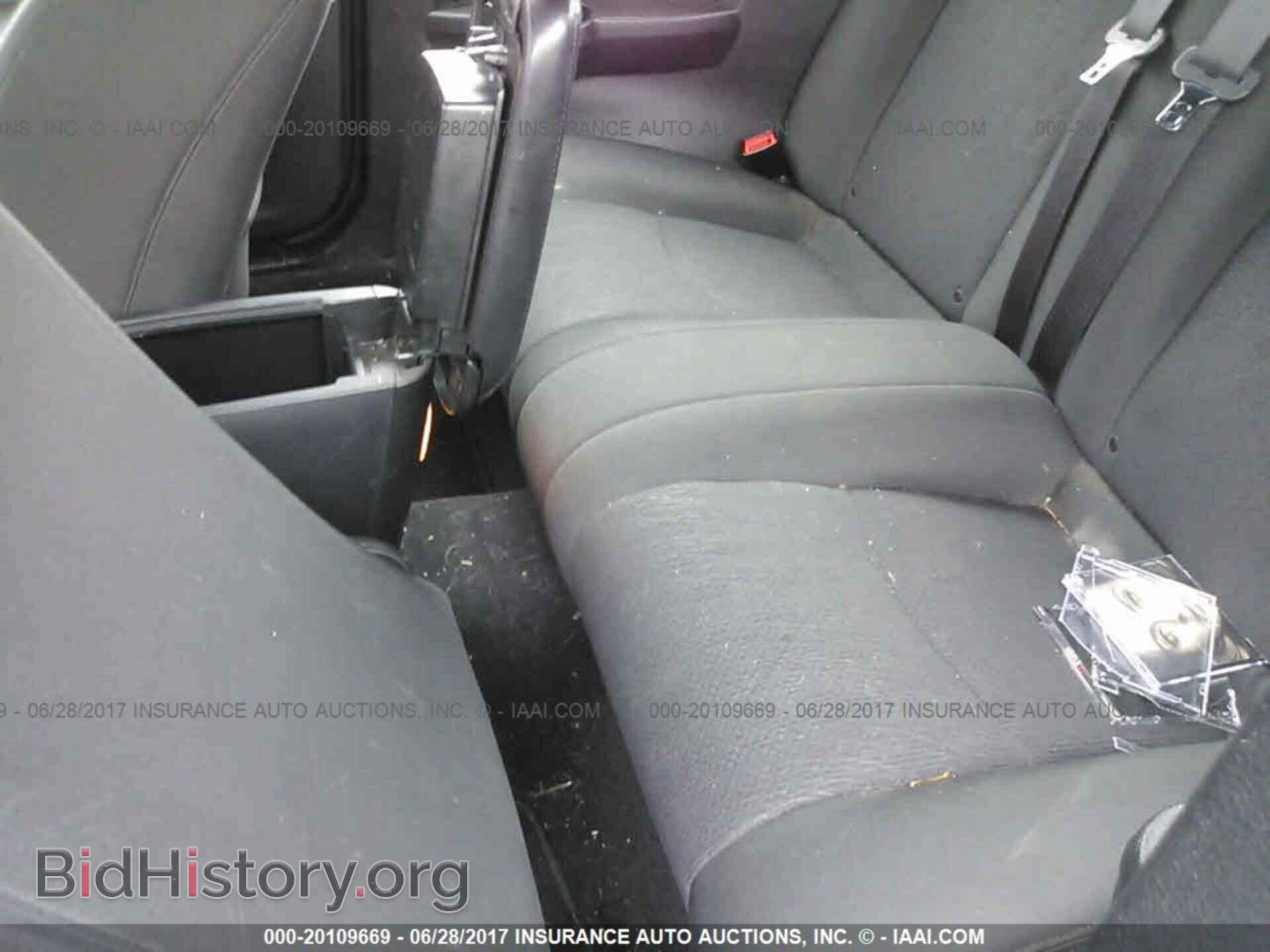 2011 Chrysler 200 - VIN: 1C3BC2EB2BN592274 - Photo 8