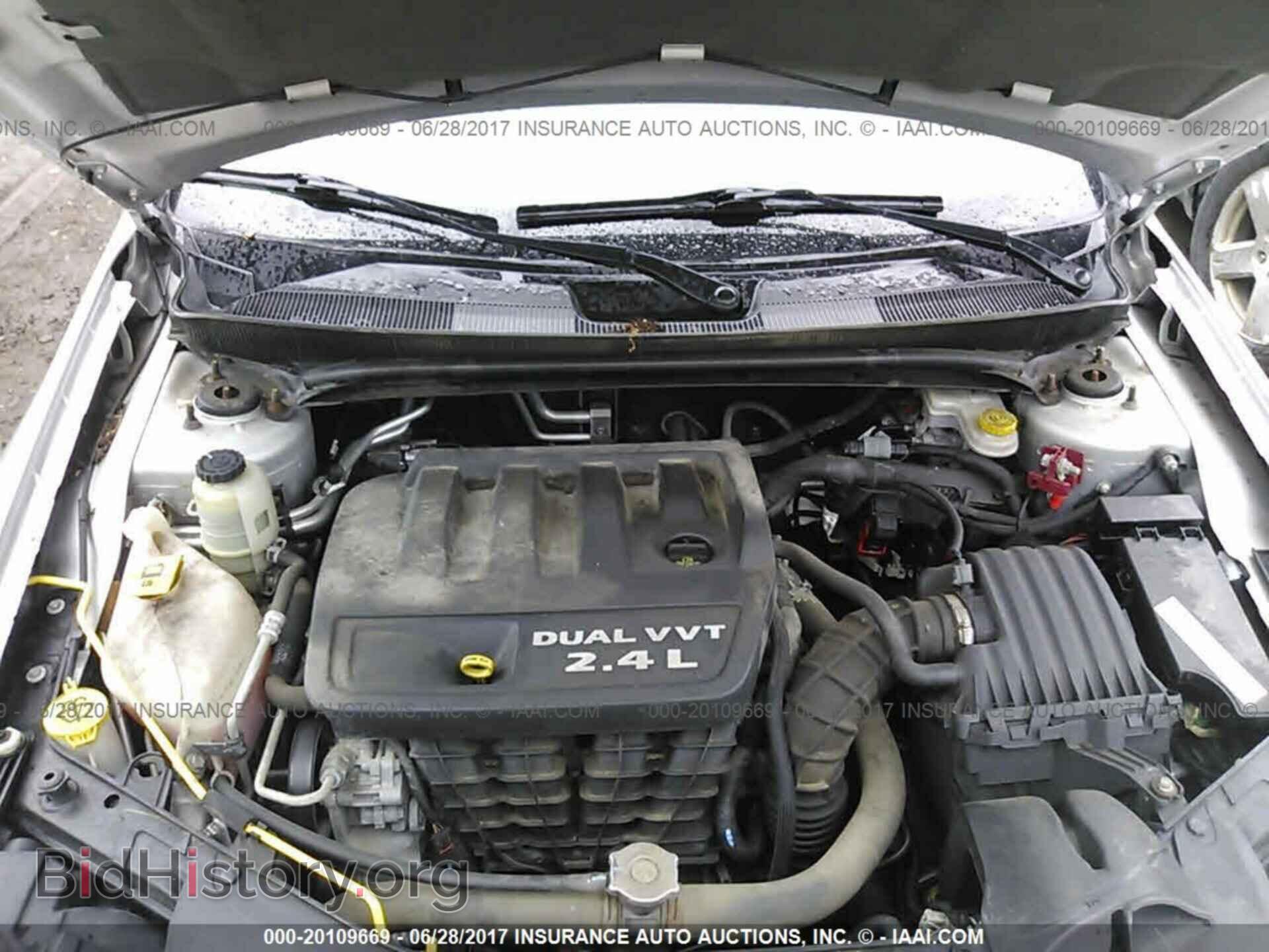 2011 Chrysler 200 - VIN: 1C3BC2EB2BN592274 - Photo 10
